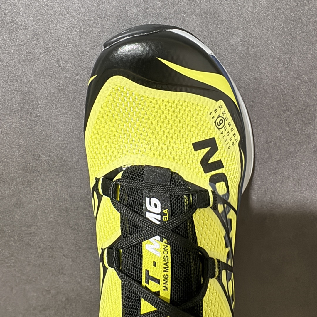 图片[5]-【CY版本】MM6 x SALOMON联名网面低帮休闲鞋通勤运动鞋单鞋 本次全新打造XT-MM6系列，鞋身处饰有巨型Salomon logo，鞋头处 MM6 数字标志彰显合作身份。XT-MM6推出三种配色：纯白搭配黑色细节、全黑点缀银色，以及亮红色与黑色组合的版本。ACS PRO则提供两款选择——从色渐变至灰色的清爽设计，另一款则采用高饱和度的黄黑撞色，赋予整体造型更强的视觉张力。 货号：480394-27 尺码：36-45半-选品中心