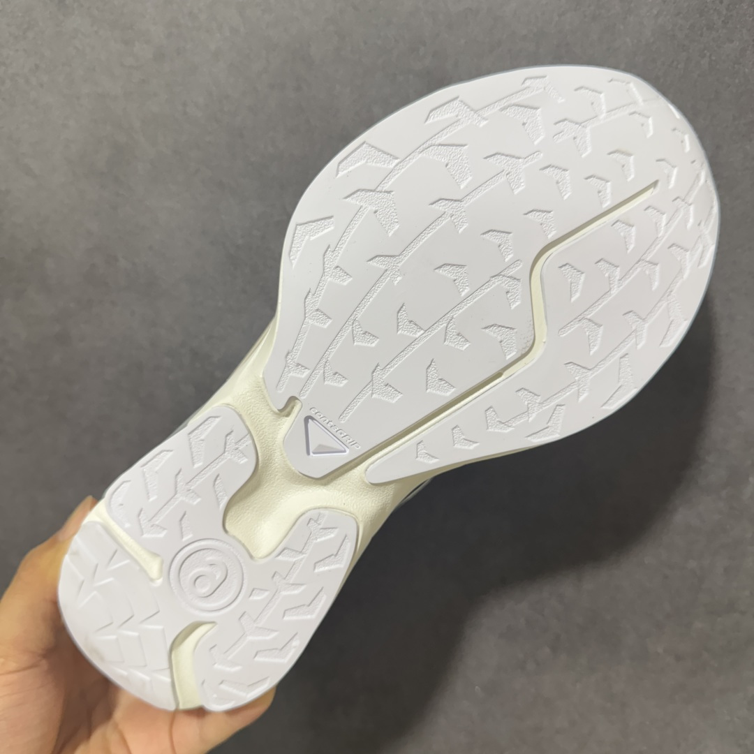 图片[9]-【CY版本】MM6 x SALOMON联名网面低帮休闲鞋通勤运动鞋单鞋 本次全新打造XT-MM6系列，鞋身处饰有巨型Salomon logo，鞋头处 MM6 数字标志彰显合作身份。XT-MM6推出三种配色：纯白搭配黑色细节、全黑点缀银色，以及亮红色与黑色组合的版本。ACS PRO则提供两款选择——从色渐变至灰色的清爽设计，另一款则采用高饱和度的黄黑撞色，赋予整体造型更强的视觉张力。 货号：469527-27 尺码：36-45半-选品中心