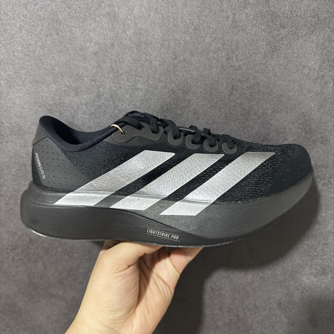【XE版本】Adidas Adizero EVO SL 马拉松竞速专业跑鞋 市场最强版出货 原材料 内置碳板 原厂网纱潮流 超临界发泡大底 脚感软弹度与原版几乎无差别 细节目前市场最接近原版品质 外贸专供 最大做到48码 此款针织网面非常轻薄 纤维间的缝隙很大 可以保证跑步时的透气、排汗效果 鞋舌直接与两侧的内衬和鞋底连接在一起 在跑步过程中不会被鞋舌的左右移动所困扰 在标准鞋带孔的基础上再拓宽一组鞋带孔 适合不同脚型的需求 突破性 EnergyRods 技术，有助于跑者实现更好的成绩 中底独特的LIGHTSTRIKE PRO泡棉材质 微弹感觉在跑步过程中给予了良好的支撑体验 对于顶级精英和高水平进阶跑者来说 ADIOS PRO是一双值得信赖的竞速比赛用鞋 货号：JR4888 尺码：39-48.5-选品中心