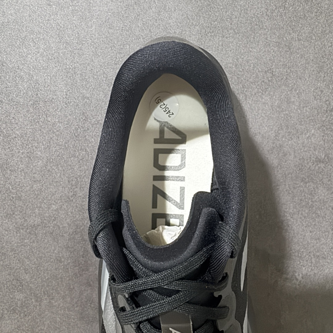 图片[6]-【XE版本】Adidas Adizero EVO SL 马拉松竞速专业跑鞋 市场最强版出货 原材料 内置碳板 原厂网纱潮流 超临界发泡大底 脚感软弹度与原版几乎无差别 细节目前市场最接近原版品质 外贸专供 最大做到48码 此款针织网面非常轻薄 纤维间的缝隙很大 可以保证跑步时的透气、排汗效果 鞋舌直接与两侧的内衬和鞋底连接在一起 在跑步过程中不会被鞋舌的左右移动所困扰 在标准鞋带孔的基础上再拓宽一组鞋带孔 适合不同脚型的需求 突破性 EnergyRods 技术，有助于跑者实现更好的成绩 中底独特的LIGHTSTRIKE PRO泡棉材质 微弹感觉在跑步过程中给予了良好的支撑体验 对于顶级精英和高水平进阶跑者来说 ADIOS PRO是一双值得信赖的竞速比赛用鞋 货号：JR4888 尺码：39-48.5-选品中心