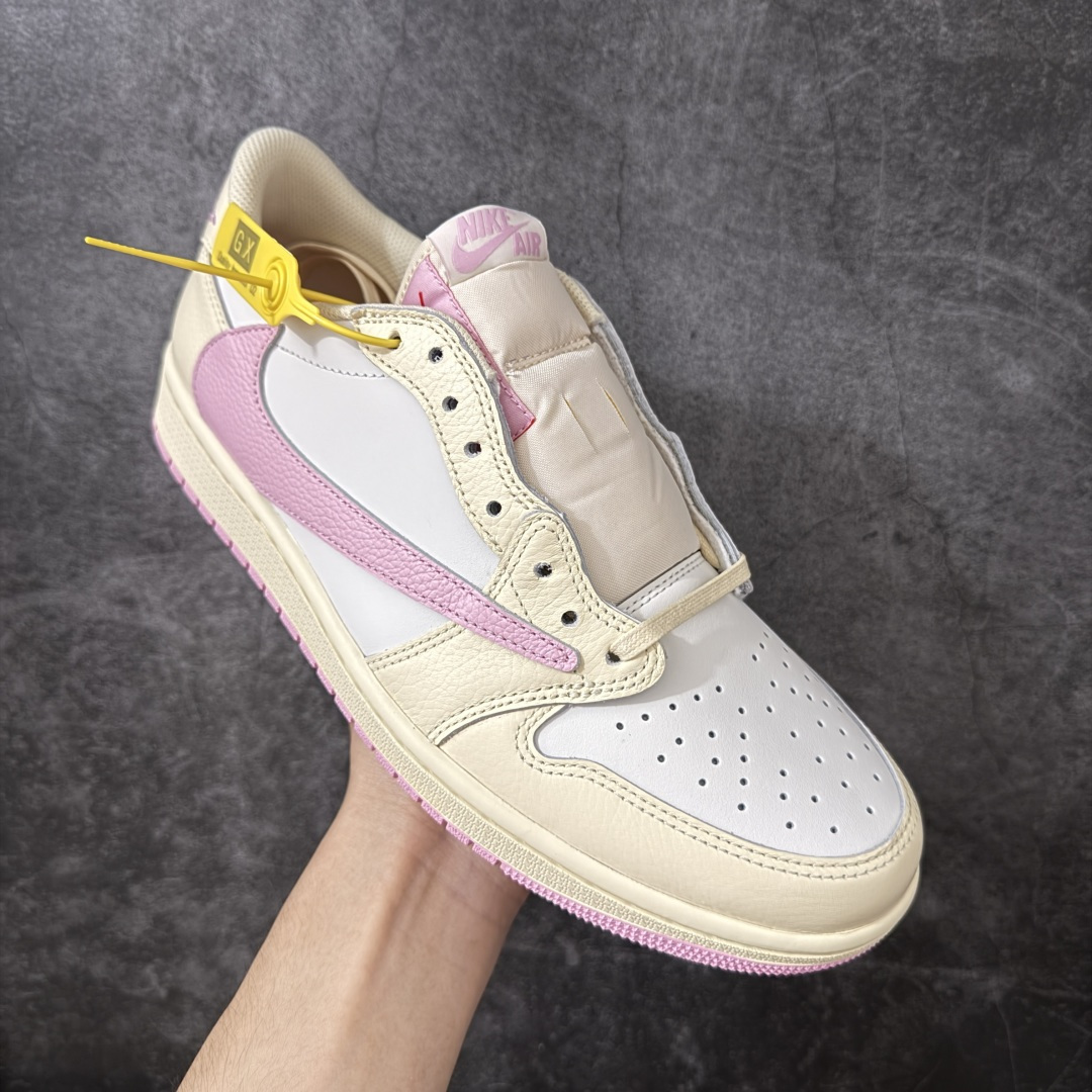 图片[3]-【GX2.0海外版】Travis Scott x Air Jordan AJ1 Low OG SP TS联名白浅粉倒钩低帮 IQ7804-100 目前市面唯一正确版本 爱心织唛标 情人节鞋垫 知名大厂出品 纯原第一梯队版本 产品品控稳定性领先行业 各方面均可对飙市面通货版 SZ原厂全套原楦原纸板冲刀磨具开发 原厂皮料加持 原厂港宝加持定型后跟R度完美 同源原厂电绣 鬼脸飞翼针数密度立体效果一致 百分百一致原鞋 原厂拉帮工艺 针距密度一致 后跟弧度收口自然不对折 极致一眼正品既视感 进口玻璃冲刀皮料裁剪零毛边 全鞋电脑针车工艺 品控清洁度最高QC检验标准 免检产品 原厂订购鞋盒、鞋标、防尘纸、鞋撑、鞋带 追求极致的原厂味道 尺码：36-48.5-选品中心