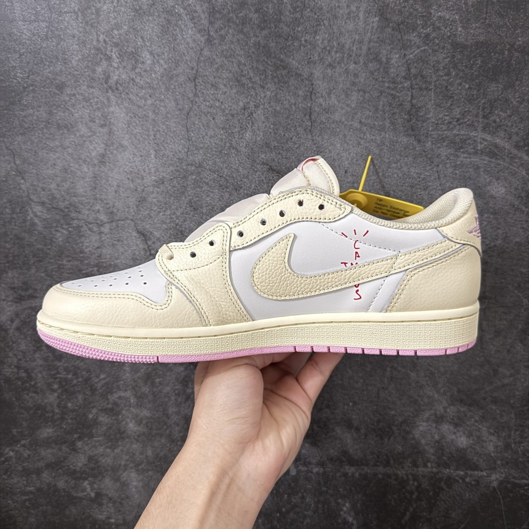 图片[2]-【GX2.0海外版】Travis Scott x Air Jordan AJ1 Low OG SP TS联名白浅粉倒钩低帮 IQ7804-100 目前市面唯一正确版本 爱心织唛标 情人节鞋垫 知名大厂出品 纯原第一梯队版本 产品品控稳定性领先行业 各方面均可对飙市面通货版 SZ原厂全套原楦原纸板冲刀磨具开发 原厂皮料加持 原厂港宝加持定型后跟R度完美 同源原厂电绣 鬼脸飞翼针数密度立体效果一致 百分百一致原鞋 原厂拉帮工艺 针距密度一致 后跟弧度收口自然不对折 极致一眼正品既视感 进口玻璃冲刀皮料裁剪零毛边 全鞋电脑针车工艺 品控清洁度最高QC检验标准 免检产品 原厂订购鞋盒、鞋标、防尘纸、鞋撑、鞋带 追求极致的原厂味道 尺码：36-48.5-选品中心
