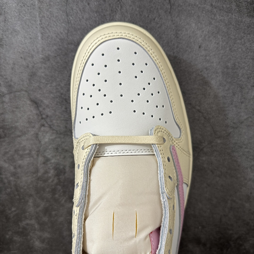 图片[4]-【GX2.0海外版】Travis Scott x Air Jordan AJ1 Low OG SP TS联名白浅粉倒钩低帮 IQ7804-100 目前市面唯一正确版本 爱心织唛标 情人节鞋垫 知名大厂出品 纯原第一梯队版本 产品品控稳定性领先行业 各方面均可对飙市面通货版 SZ原厂全套原楦原纸板冲刀磨具开发 原厂皮料加持 原厂港宝加持定型后跟R度完美 同源原厂电绣 鬼脸飞翼针数密度立体效果一致 百分百一致原鞋 原厂拉帮工艺 针距密度一致 后跟弧度收口自然不对折 极致一眼正品既视感 进口玻璃冲刀皮料裁剪零毛边 全鞋电脑针车工艺 品控清洁度最高QC检验标准 免检产品 原厂订购鞋盒、鞋标、防尘纸、鞋撑、鞋带 追求极致的原厂味道 尺码：36-48.5-选品中心