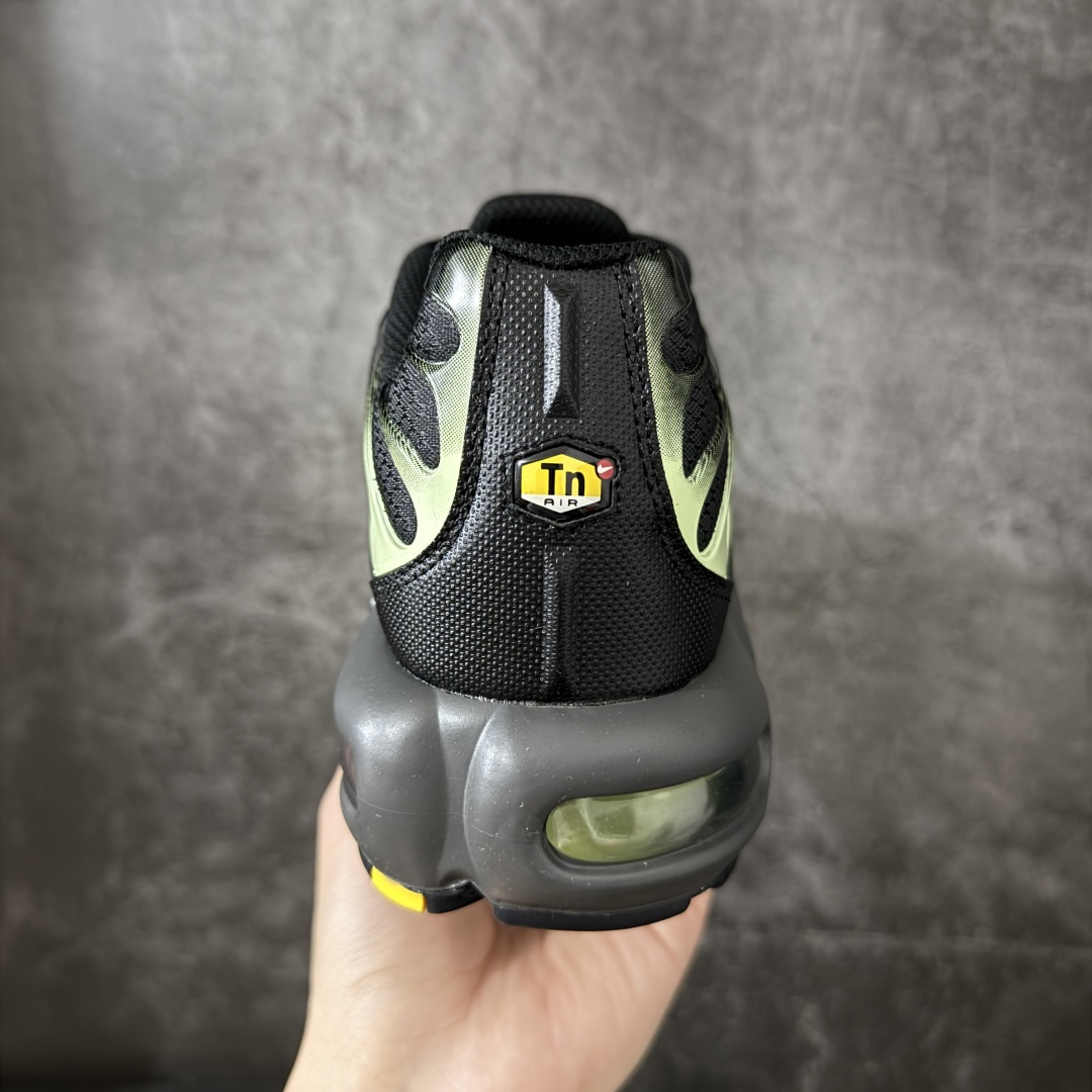 图片[4]-【Max纯原版】Nike Air Max Plus TN气垫系列跑鞋 全新一比一高端版本 真正的市场T1品质 更多配色陆续出货 真正的用心研发 一点一点抠出来的 品质 品控细节 随便闭眼对比市场任何版本 全套原纸板楦头开发 完美呈现版型 工艺流程均与原鞋保持一致 Turned Air 中底缓震技术 鞋面弧度与大底弧度一致 鞋头正确TPU材质 鞋面高频TPU材质1.0厚度 原鞋一致层次感 超越公司货的品控标准 多道QC质检 货号：DM0032-035 尺码：36 36.5 37.5 38 38.5 39 40 40.5 41 42 42.5 43 44 44.5 45 46-选品中心
