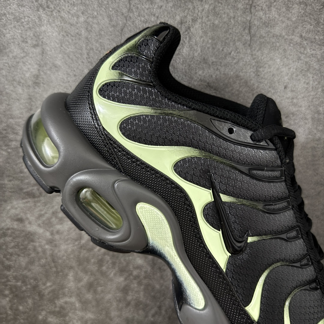 图片[7]-【Max纯原版】Nike Air Max Plus TN气垫系列跑鞋 全新一比一高端版本 真正的市场T1品质 更多配色陆续出货 真正的用心研发 一点一点抠出来的 品质 品控细节 随便闭眼对比市场任何版本 全套原纸板楦头开发 完美呈现版型 工艺流程均与原鞋保持一致 Turned Air 中底缓震技术 鞋面弧度与大底弧度一致 鞋头正确TPU材质 鞋面高频TPU材质1.0厚度 原鞋一致层次感 超越公司货的品控标准 多道QC质检 货号：DM0032-035 尺码：36 36.5 37.5 38 38.5 39 40 40.5 41 42 42.5 43 44 44.5 45 46-选品中心