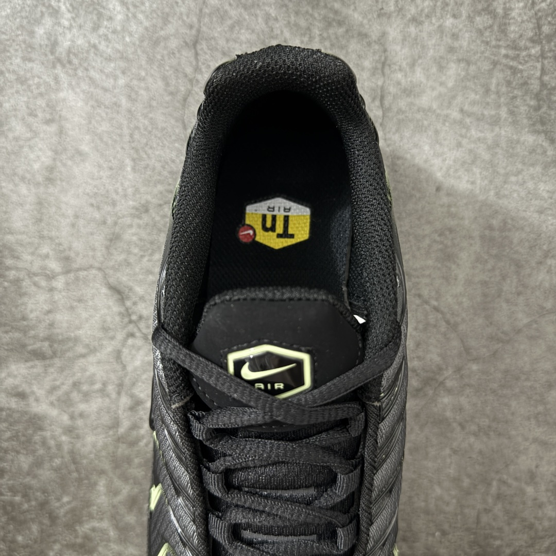 图片[8]-【Max纯原版】Nike Air Max Plus TN气垫系列跑鞋 全新一比一高端版本 真正的市场T1品质 更多配色陆续出货 真正的用心研发 一点一点抠出来的 品质 品控细节 随便闭眼对比市场任何版本 全套原纸板楦头开发 完美呈现版型 工艺流程均与原鞋保持一致 Turned Air 中底缓震技术 鞋面弧度与大底弧度一致 鞋头正确TPU材质 鞋面高频TPU材质1.0厚度 原鞋一致层次感 超越公司货的品控标准 多道QC质检 货号：DM0032-035 尺码：36 36.5 37.5 38 38.5 39 40 40.5 41 42 42.5 43 44 44.5 45 46-选品中心