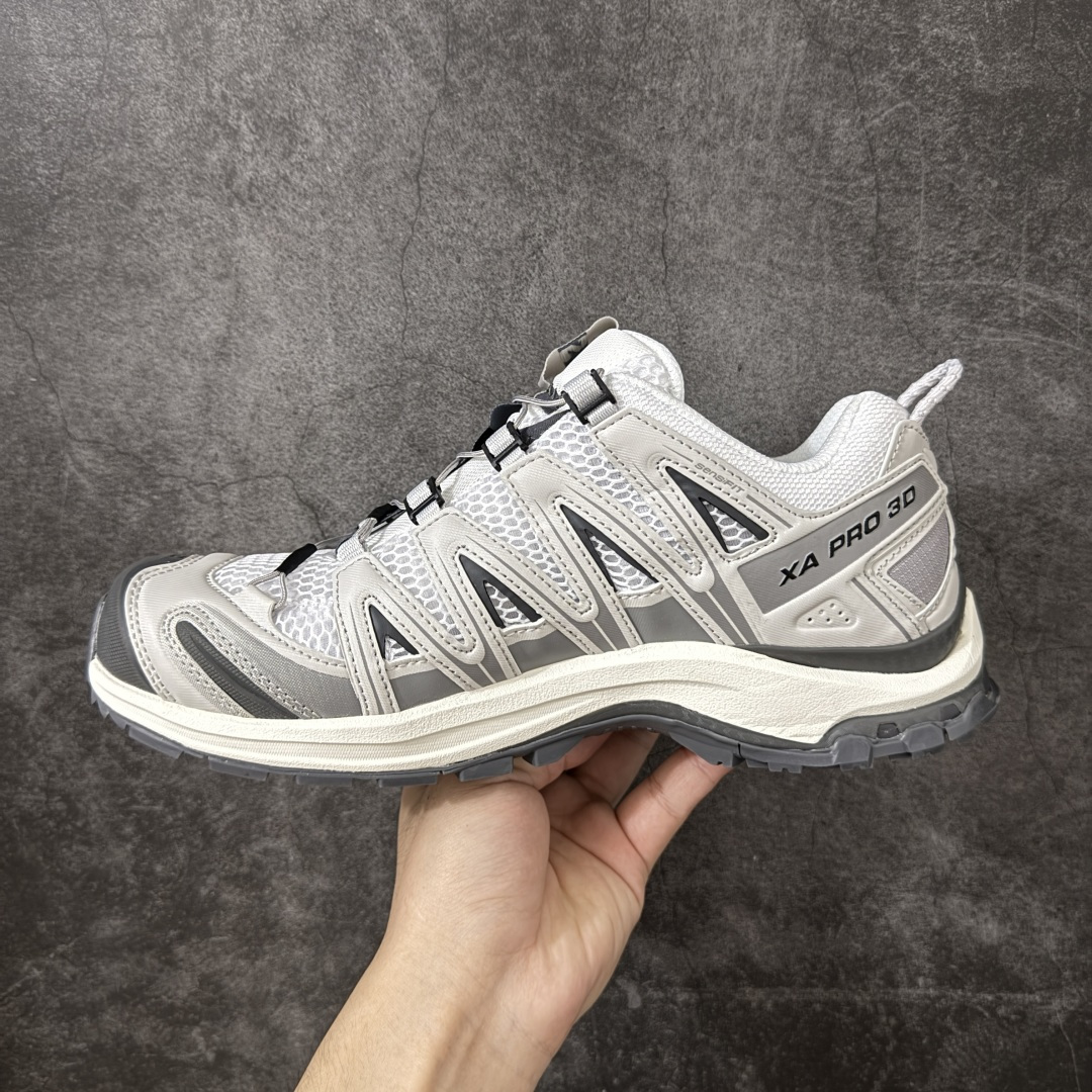 图片[2]-【w1版本】SALOMON XA Pro 3D 萨洛蒙潮流越野机能户外功能鞋 492672 纯原外贸平台特供订单 耗时半年巨作 全套原纸板楦头开发 原厂特供网布配套加持 确保原汁原味 完美呈现版型 原档数据独家私模五层组合大底 男女鞋同步官方开发 原装Ortholite轻量化鞋垫 中底布带钢印编号 原厂TPU锁扣 进口港宝加持 后跟自然饱满 还原公司包裹性 鞋面采用SENSIFT贴合技术 全方位贴合包裹脚型 鞋跟部鞋底牵引设计 提供强大的抓地性能 更适应野外崎岖不平的道路 其3D ADVANCED CHASSIS底盘 材料轻量大化 钉齿设计更具稳定性 防护性 鞋底易磨损区运用CONTAGRIP高耐磨材料 应对城市硬质路面长距离跑考验 尺码：36 36.5 37.5 38 38.5 39 40 40.5 41 42 42.5 43 44 44.5 45-选品中心