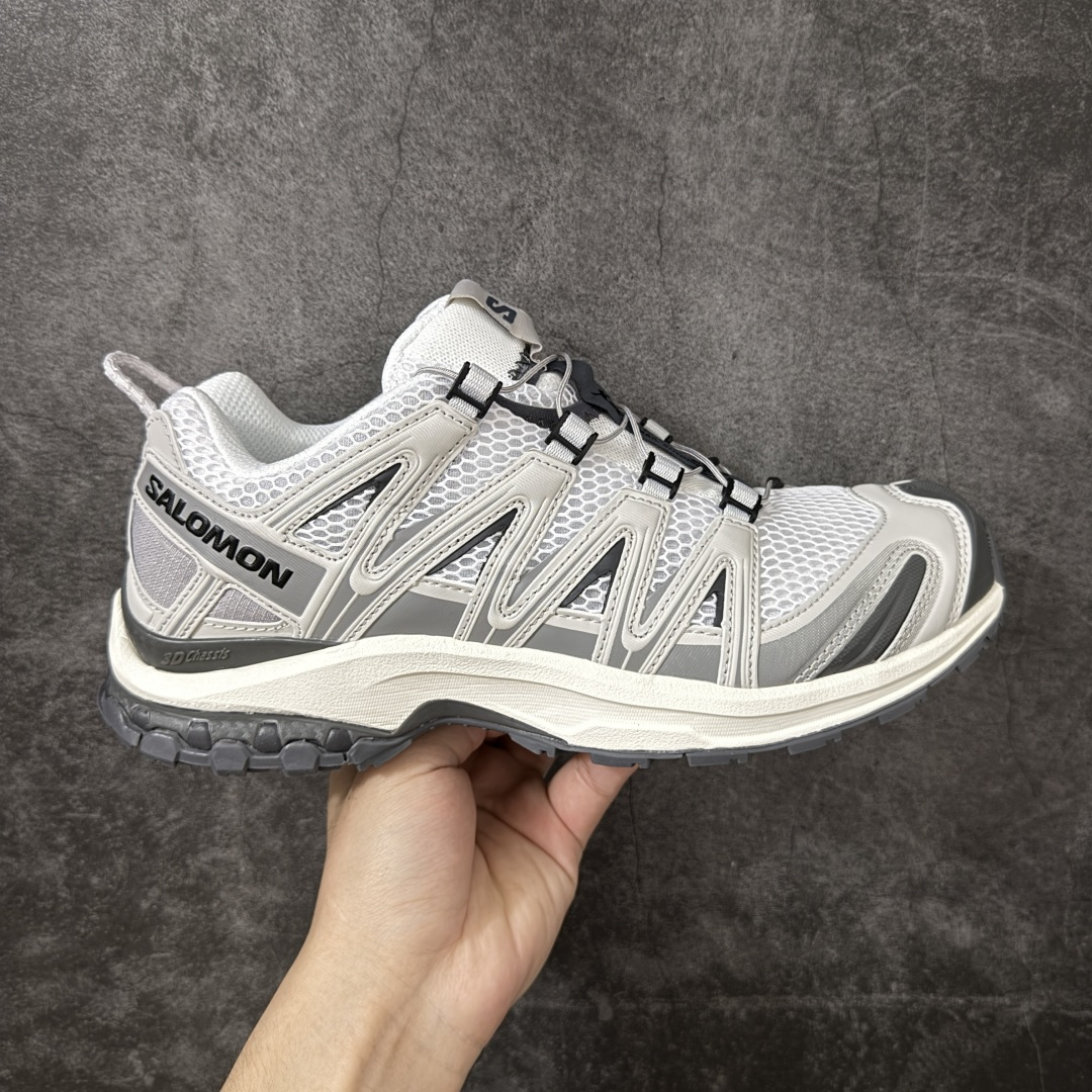【w1版本】SALOMON XA Pro 3D 萨洛蒙潮流越野机能户外功能鞋 492672 纯原外贸平台特供订单 耗时半年巨作 全套原纸板楦头开发 原厂特供网布配套加持 确保原汁原味 完美呈现版型 原档数据独家私模五层组合大底 男女鞋同步官方开发 原装Ortholite轻量化鞋垫 中底布带钢印编号 原厂TPU锁扣 进口港宝加持 后跟自然饱满 还原公司包裹性 鞋面采用SENSIFT贴合技术 全方位贴合包裹脚型 鞋跟部鞋底牵引设计 提供强大的抓地性能 更适应野外崎岖不平的道路 其3D ADVANCED CHASSIS底盘 材料轻量大化 钉齿设计更具稳定性 防护性 鞋底易磨损区运用CONTAGRIP高耐磨材料 应对城市硬质路面长距离跑考验 尺码：36 36.5 37.5 38 38.5 39 40 40.5 41 42 42.5 43 44 44.5 45-选品中心