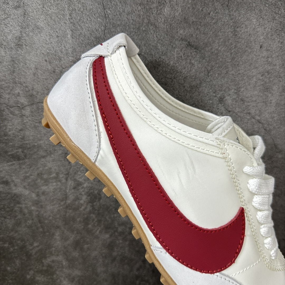 图片[7]-【神版】Nike Moon Shoe OG SP 舒适贴合 生活休闲鞋 精致的鞋型2符合当下的薄底鞋审美，鞋舌、鞋垫和外底位置加入了Jacquemus标识，辨识度在线。 货号：II0407-100 尺码：35 36 36.5 37 38 38.5 39 40 40.5 41 42 42.5 43 44 45 46-选品中心