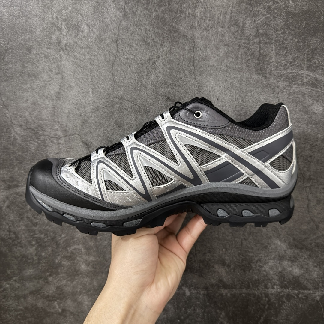 图片[2]-【巅峰升级版】Salomon XT-QUEST ADV 萨洛蒙情侣款户外机能鞋 491716 全新工厂出品 升级品质 全鞋改进为原厂一致材料打造 全新修长鞋型 版型正 全新玻璃冲刀 清洁度提升 中底带数字钢印 网面与鞋头材料校对一致无色差 鞋盒同步原版牛皮纸鞋盒 鞋头处添加☯️太极标 细节多次修改校正 坚持同步原版无差别 终端优势供应 尺码：36 36.5 37.5 38 38.5 39 40 40.5 41 42 42.5 43 44 44.5 45 46-选品中心