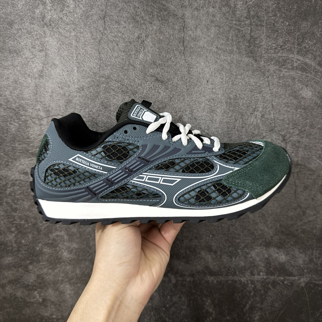 【纯原S版】BOTTEGA VENETA Orbit Runner BV葆蝶家时尚休闲王一博同款老爹鞋运动鞋 原版开发 一比一打造 相似度百分之99以上 市场一梯队级别品质 区别市场任何标文顶级品质版本 采用轻质科技网布面料 搭配几何图案设计橡胶外底 王炸系列 高版本 认准套包工艺 实际增高很多哦 还是一样显腿细非常nice 耐玩耐造 对标对版 套包鞋工艺 认准高版本 大底选用拼色TPU大底 配置原版包装 尺码：36 37 38 39 40 41 42 43 44 45 46 47-选品中心