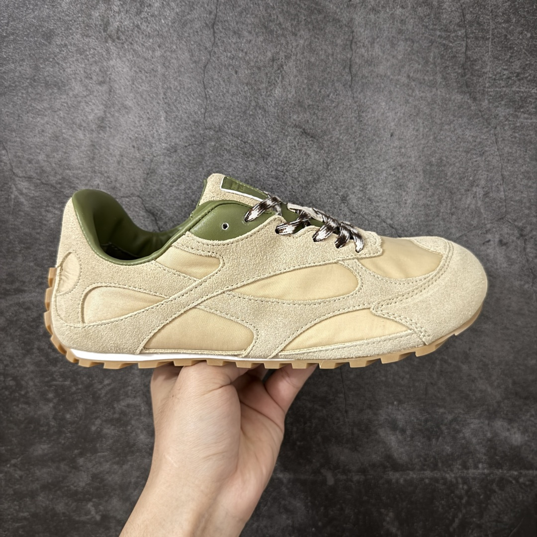 【纯原S版】BOTTEGA VENETA Orbit Runner BV葆蝶家时尚休闲王一博同款老爹鞋运动鞋 原版开发 一比一打造 相似度百分之99以上 市场一梯队级别品质 区别市场任何标文顶级品质版本 采用轻质科技网布面料 搭配几何图案设计橡胶外底 王炸系列 高版本 认准套包工艺 实际增高很多哦 还是一样显腿细非常nice 耐玩耐造 对标对版 套包鞋工艺 认准高版本 大底选用拼色TPU大底 配置原版包装 货号：851621V3MS04118 尺码：36-47-选品中心