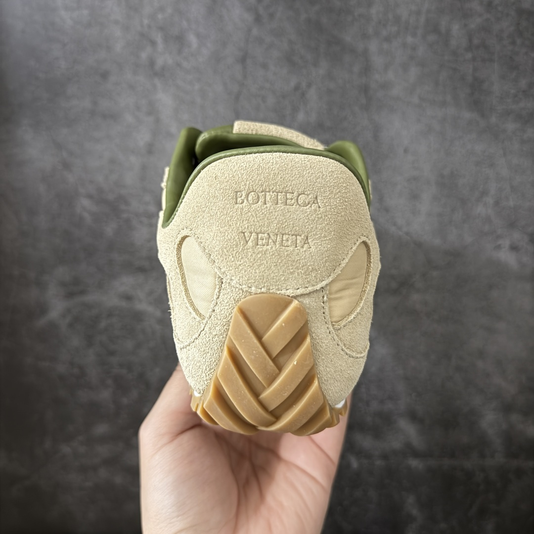 图片[4]-【纯原S版】BOTTEGA VENETA Orbit Runner BV葆蝶家时尚休闲王一博同款老爹鞋运动鞋 原版开发 一比一打造 相似度百分之99以上 市场一梯队级别品质 区别市场任何标文顶级品质版本 采用轻质科技网布面料 搭配几何图案设计橡胶外底 王炸系列 高版本 认准套包工艺 实际增高很多哦 还是一样显腿细非常nice 耐玩耐造 对标对版 套包鞋工艺 认准高版本 大底选用拼色TPU大底 配置原版包装 货号：851621V3MS04118 尺码：36-47-选品中心