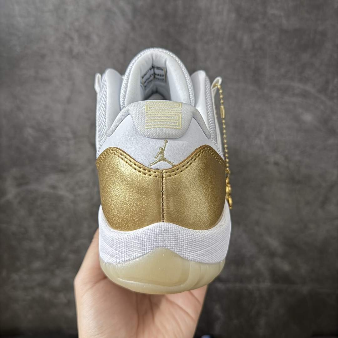 图片[4]-【外贸纯原】 Air Jordan 11 Low \”Metallic Gold\” AJ11 乔11白金 母亲节AH7860-102 专业AJ外贸大厂出品 纯原质感 进口头层皮料 中底拉帮线 整体清洁度等各方面细节完全一键转发碾压市面诸多嘴炮\”纯原\” 升级原楦原纸版数据开发版型 采用漆皮镀膜牛培革组合耐磨防刮牛津布鞋面材质 搭载原厂碳纤维缓震中底 还原ZP细节 原厂流水成型工艺 厂级拉帮注胶效果 尺码： 40 40.5 41 42 42.5 43 44 45 46 47.5-选品中心