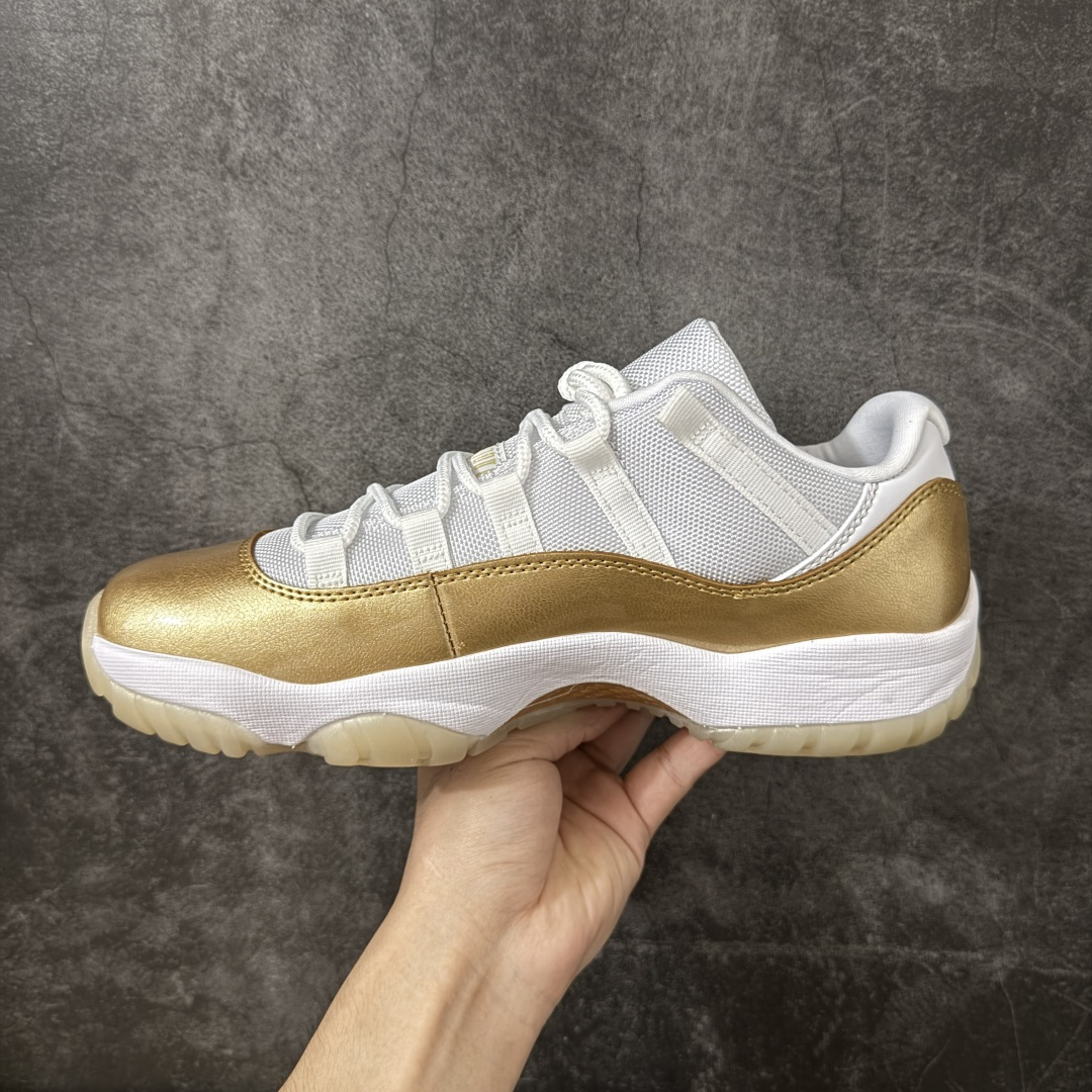 图片[2]-【外贸纯原】 Air Jordan 11 Low \”Metallic Gold\” AJ11 乔11白金 母亲节AH7860-102 专业AJ外贸大厂出品 纯原质感 进口头层皮料 中底拉帮线 整体清洁度等各方面细节完全一键转发碾压市面诸多嘴炮\”纯原\” 升级原楦原纸版数据开发版型 采用漆皮镀膜牛培革组合耐磨防刮牛津布鞋面材质 搭载原厂碳纤维缓震中底 还原ZP细节 原厂流水成型工艺 厂级拉帮注胶效果 尺码： 40 40.5 41 42 42.5 43 44 45 46 47.5-选品中心