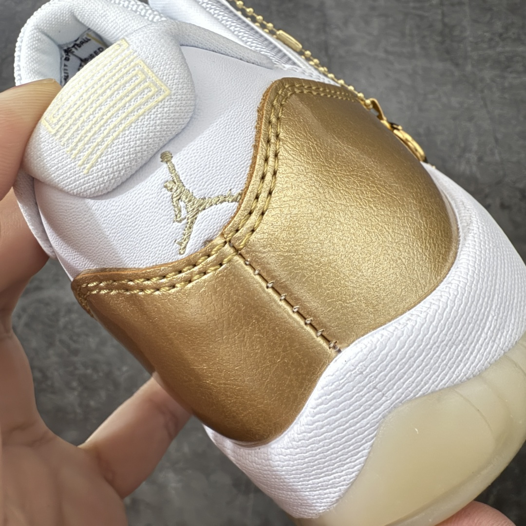 图片[2]-【外贸纯原】 Air Jordan 11 Low \”Metallic Gold\” AJ11 乔11白金 母亲节AH7860-102 专业AJ外贸大厂出品 纯原质感 进口头层皮料 中底拉帮线 整体清洁度等各方面细节完全一键转发碾压市面诸多嘴炮\”纯原\” 升级原楦原纸版数据开发版型 采用漆皮镀膜牛培革组合耐磨防刮牛津布鞋面材质 搭载原厂碳纤维缓震中底 还原ZP细节 原厂流水成型工艺 厂级拉帮注胶效果 尺码： 40 40.5 41 42 42.5 43 44 45 46 47.5-选品中心