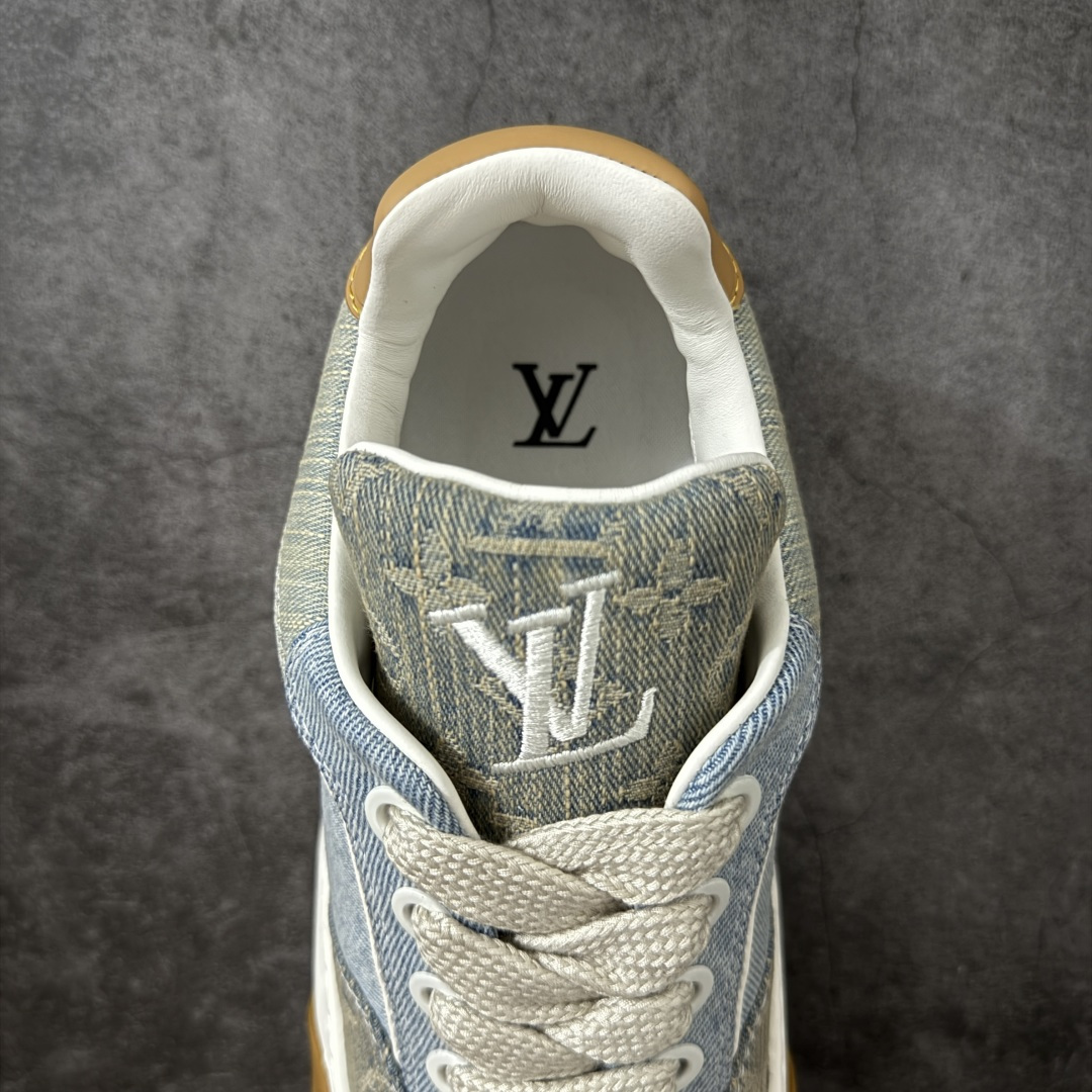 图片[8]-【专柜版/海淘代购】 LV 路易威登LOUIS VUITTON Tilted Low Sneakers 倾斜系列低帮复古休闲运动文化百搭板鞋 2026早春款板鞋 饼干鞋 市场最顶天花板 礼盒包装 正确细节 原鞋原材料1：1打造 完美版型做工 欢迎对比市场任何品质的货品 广东原产 升级原楦型开发纸版 包装说明书防尘布袋物件(附送官方快递加固牛皮纸外盒!!)#采用Monogram 丹宁布鞋面材质#鞋垫嵌入软脚感EVA物料#后跟耐弯折滴塑支撑片#全新开发TPR光泽组合隔色鞋底❗ 尺码：39 40 41 42 43 44 45 46-选品中心