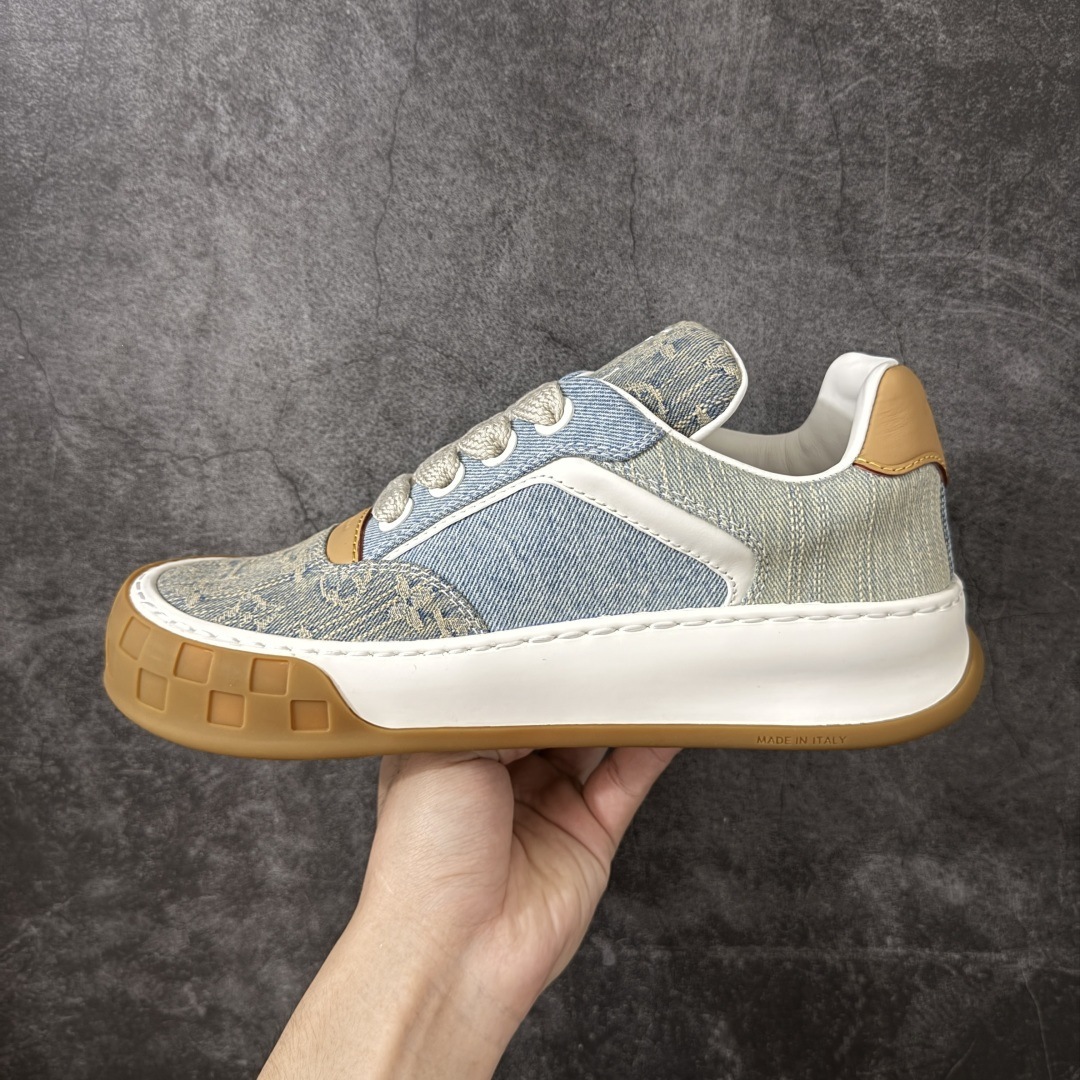 图片[2]-【专柜版/海淘代购】 LV 路易威登LOUIS VUITTON Tilted Low Sneakers 倾斜系列低帮复古休闲运动文化百搭板鞋 2026早春款板鞋 饼干鞋 市场最顶天花板 礼盒包装 正确细节 原鞋原材料1：1打造 完美版型做工 欢迎对比市场任何品质的货品 广东原产 升级原楦型开发纸版 包装说明书防尘布袋物件(附送官方快递加固牛皮纸外盒!!)#采用Monogram 丹宁布鞋面材质#鞋垫嵌入软脚感EVA物料#后跟耐弯折滴塑支撑片#全新开发TPR光泽组合隔色鞋底❗ 尺码：39 40 41 42 43 44 45 46-选品中心