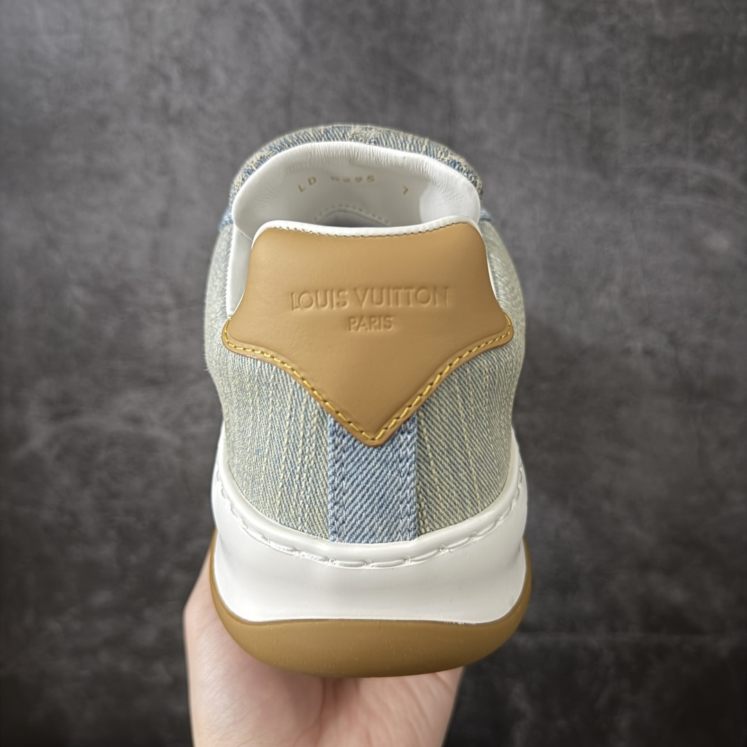 图片[4]-【专柜版/海淘代购】 LV 路易威登LOUIS VUITTON Tilted Low Sneakers 倾斜系列低帮复古休闲运动文化百搭板鞋 2026早春款板鞋 饼干鞋 市场最顶天花板 礼盒包装 正确细节 原鞋原材料1：1打造 完美版型做工 欢迎对比市场任何品质的货品 广东原产 升级原楦型开发纸版 包装说明书防尘布袋物件(附送官方快递加固牛皮纸外盒!!)#采用Monogram 丹宁布鞋面材质#鞋垫嵌入软脚感EVA物料#后跟耐弯折滴塑支撑片#全新开发TPR光泽组合隔色鞋底❗ 尺码：39 40 41 42 43 44 45 46-选品中心