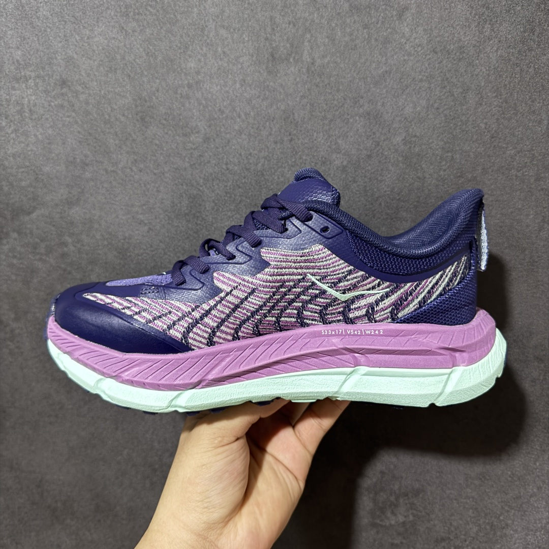 图片[2]-【公司级】Hoka Mafate Speed 4 马法特四代超轻厚底轻量山地跑步鞋 1131056 NSOF  #轻量化材料Fresh Foam。超轻量中底全部用料过3C认证！ 滚动平衡科技减少33%能量消耗 ！第二代Mafate更是延续精髓设计，并调整了整体的鞋型，修身的鞋型，更加灵巧的感觉一下子来了。外底韧弹感十足的EVA泡绵，结合Vibram橡胶大底，性能稳定输出，无论是平时穿着还是在潮湿的梅雨季节跑步，都是非常优秀的搭配。  尺码：35 36 36.5 37 38 38.5 39 40 40.5 41 42 42.5 43 44 45-选品中心