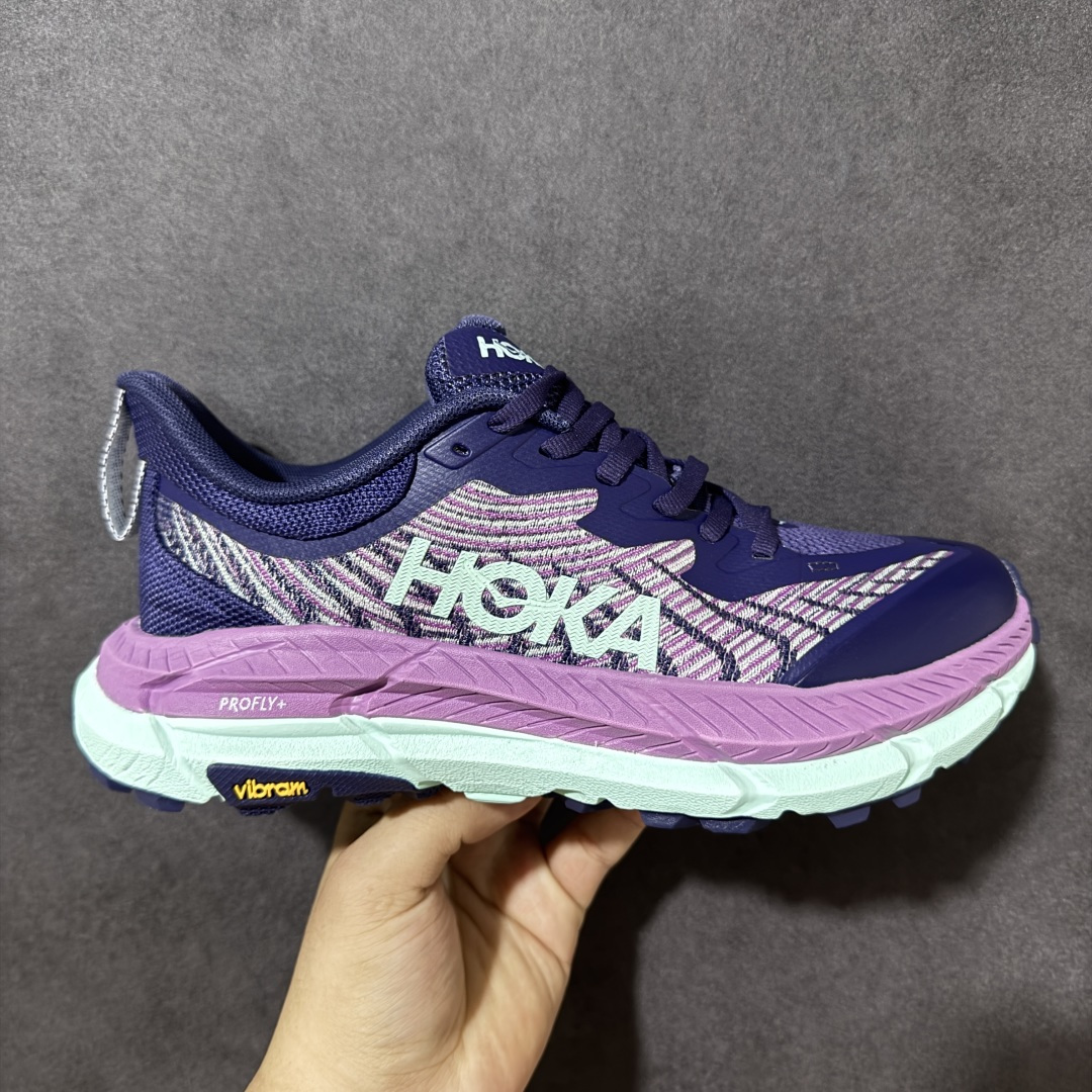 【公司级】Hoka Mafate Speed 4 马法特四代超轻厚底轻量山地跑步鞋 1131056 NSOF  #轻量化材料Fresh Foam。超轻量中底全部用料过3C认证！ 滚动平衡科技减少33%能量消耗 ！第二代Mafate更是延续精髓设计，并调整了整体的鞋型，修身的鞋型，更加灵巧的感觉一下子来了。外底韧弹感十足的EVA泡绵，结合Vibram橡胶大底，性能稳定输出，无论是平时穿着还是在潮湿的梅雨季节跑步，都是非常优秀的搭配。  尺码：35 36 36.5 37 38 38.5 39 40 40.5 41 42 42.5 43 44 45-选品中心