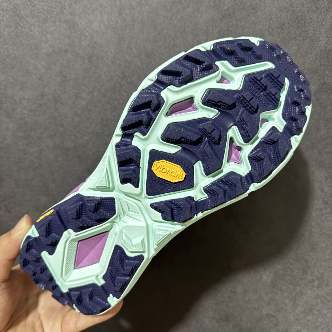 图片[9]-【公司级】Hoka Mafate Speed 4 马法特四代超轻厚底轻量山地跑步鞋 1131056 NSOF  #轻量化材料Fresh Foam。超轻量中底全部用料过3C认证！ 滚动平衡科技减少33%能量消耗 ！第二代Mafate更是延续精髓设计，并调整了整体的鞋型，修身的鞋型，更加灵巧的感觉一下子来了。外底韧弹感十足的EVA泡绵，结合Vibram橡胶大底，性能稳定输出，无论是平时穿着还是在潮湿的梅雨季节跑步，都是非常优秀的搭配。  尺码：35 36 36.5 37 38 38.5 39 40 40.5 41 42 42.5 43 44 45-选品中心