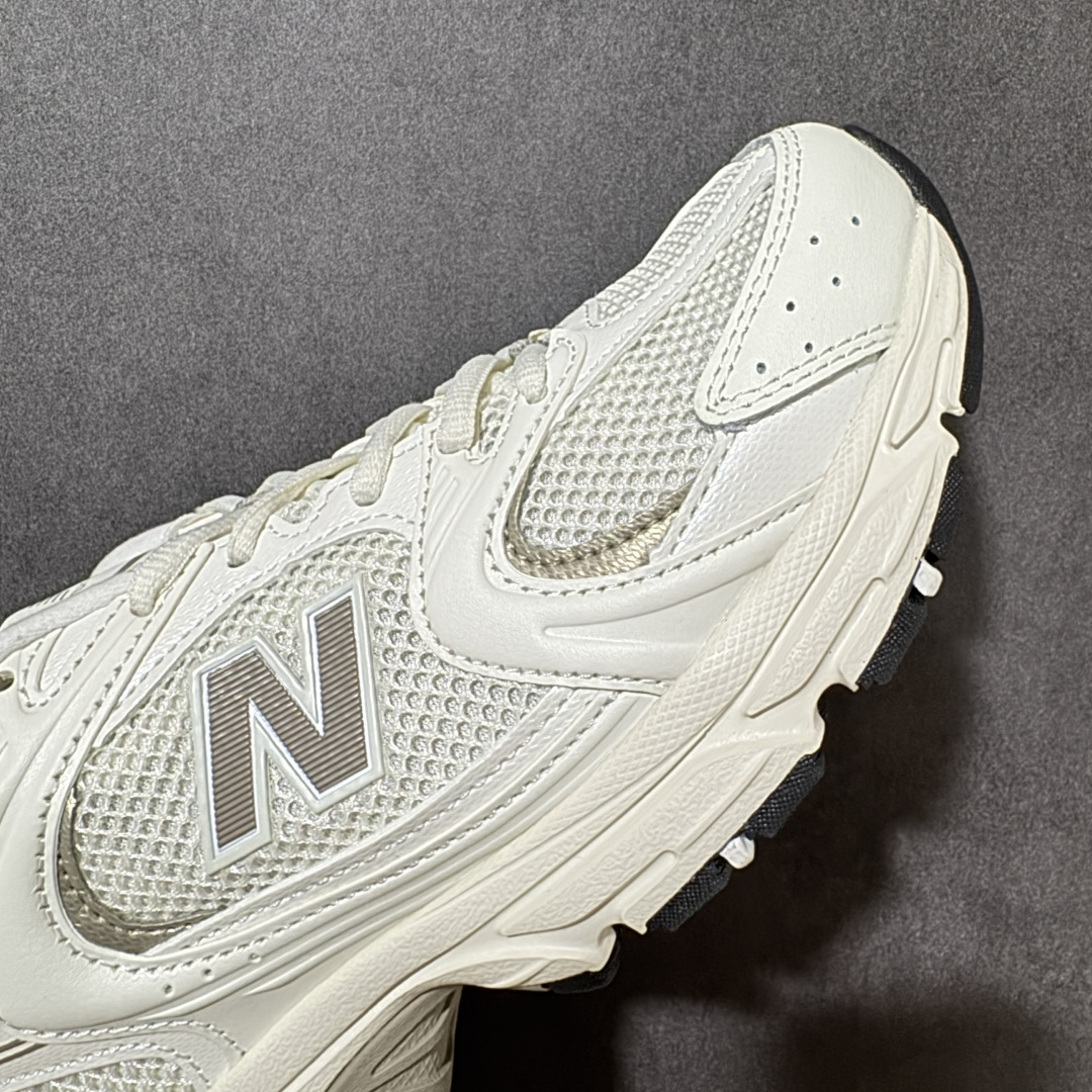 图片[8]-【公司级】New Balance NB530 新百伦复古透气跑步鞋 以皮革为主的人气轮廓 以极具复古风范的跑鞋外观呈现 设计上全鞋以简约清爽的纯白色作基底 鞋身覆盖大面积织物网眼材质 并于鞋头、鞋带孔眼片等细节处点缀对比鲜明的反光银镀层凸显 鞋舌、侧身等位置则辅以一贯的「N」字标志和品牌徽标彰显身份 最后通过搭载的 ABZORB 缓震中底完善整体造型 货号：U530CSB 尺码：36-45-选品中心