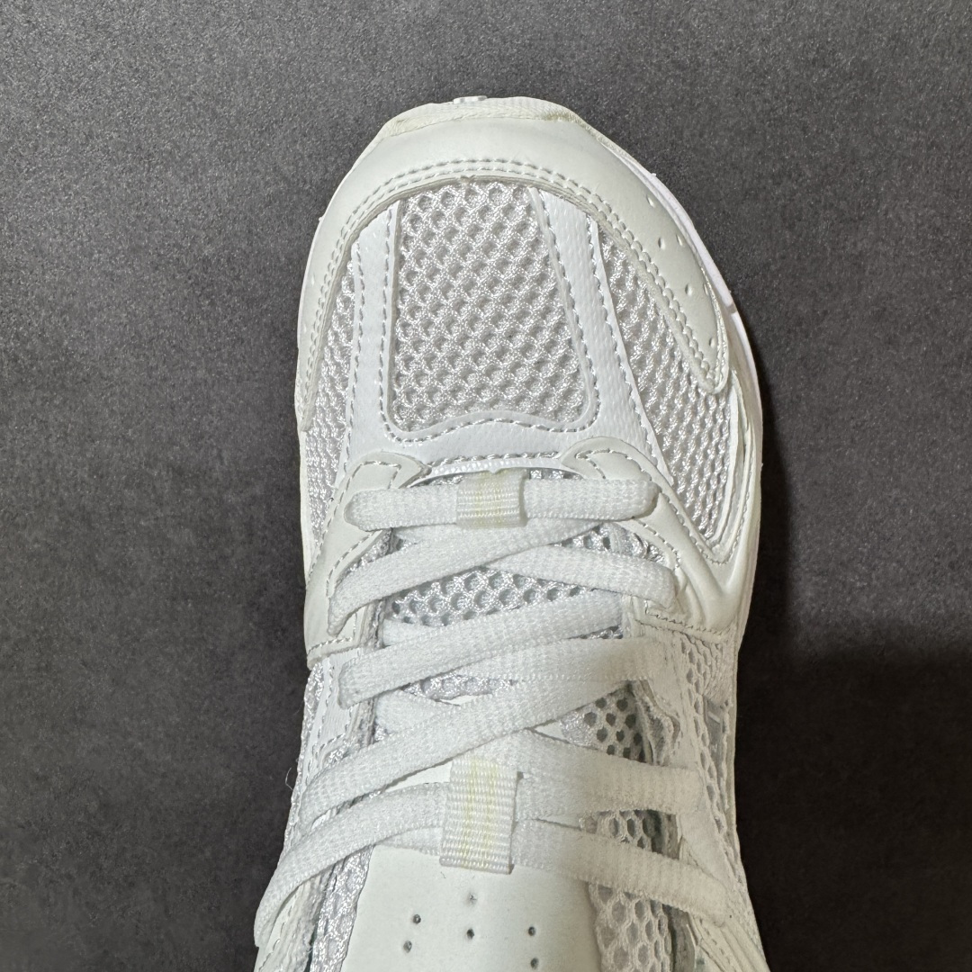 图片[5]-【GQ版本】Balance NB530 新百伦复古透气跑步鞋 采用多材质拼接打造，鞋面组合透气网布与质感皮革，兼顾通风性与鞋面支撑性。内置ABZORB缓震中底，脚感柔软回弹，底部配备耐磨橡胶大底，防滑耐穿，材质用料扎实，日常穿着舒适又耐用 货号：MR530FW1 尺码：36-45-选品中心