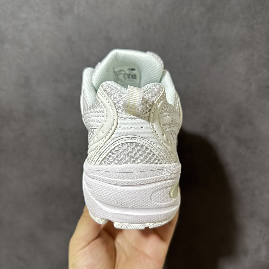图片[4]-【GQ版本】Balance NB530 新百伦复古透气跑步鞋 采用多材质拼接打造，鞋面组合透气网布与质感皮革，兼顾通风性与鞋面支撑性。内置ABZORB缓震中底，脚感柔软回弹，底部配备耐磨橡胶大底，防滑耐穿，材质用料扎实，日常穿着舒适又耐用 货号：MR530FW1 尺码：36-45-选品中心