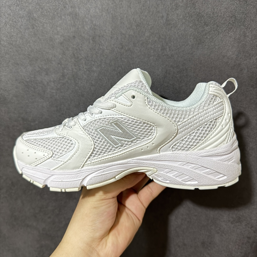 图片[2]-【GQ版本】Balance NB530 新百伦复古透气跑步鞋 采用多材质拼接打造，鞋面组合透气网布与质感皮革，兼顾通风性与鞋面支撑性。内置ABZORB缓震中底，脚感柔软回弹，底部配备耐磨橡胶大底，防滑耐穿，材质用料扎实，日常穿着舒适又耐用 货号：MR530FW1 尺码：36-45-选品中心