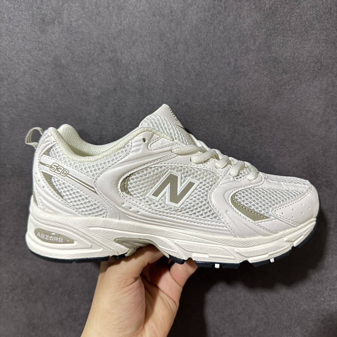 图片[2]-【GQ版本】Balance NB530 新百伦复古透气跑步鞋 采用多材质拼接打造，鞋面组合透气网布与质感皮革，兼顾通风性与鞋面支撑性。内置ABZORB缓震中底，脚感柔软回弹，底部配备耐磨橡胶大底，防滑耐穿，材质用料扎实，日常穿着舒适又耐用 货号：MR530FW1 尺码：36-45-选品中心