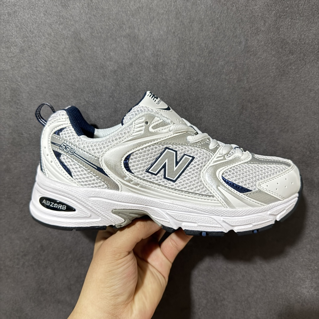 图片[7]-【GQ版本】Balance NB530 新百伦复古透气跑步鞋 采用多材质拼接打造，鞋面组合透气网布与质感皮革，兼顾通风性与鞋面支撑性。内置ABZORB缓震中底，脚感柔软回弹，底部配备耐磨橡胶大底，防滑耐穿，材质用料扎实，日常穿着舒适又耐用 货号：MR530FW1 尺码：36-45-选品中心
