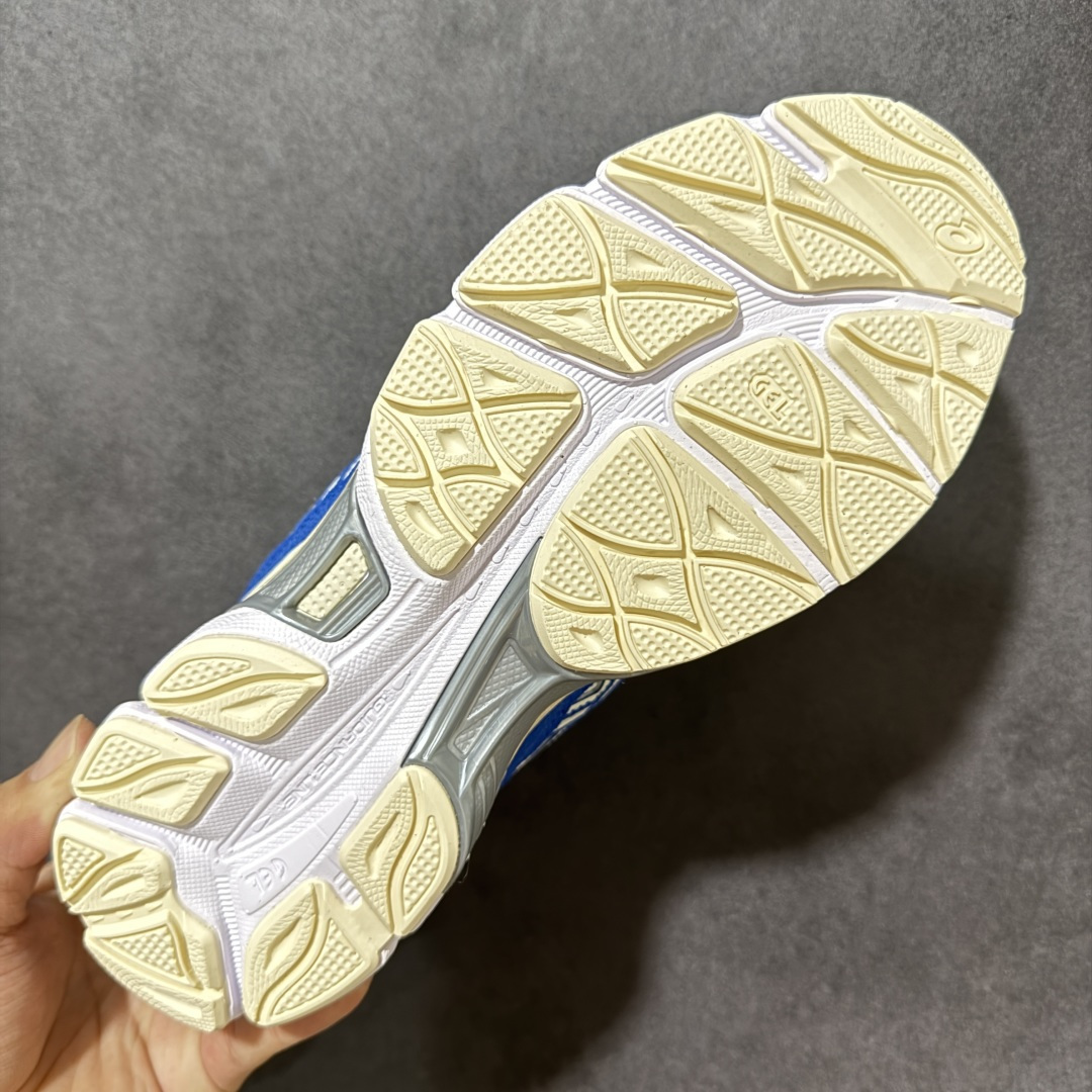 图片[9]-【公司级】Asics Gel-NYC 亚瑟士运动休闲透气专业跑鞋 鞋面采用反绒皮与网布拼接 透气舒适兼具休闲时尚 结合简明的配色 展现品牌的传承及引领复古流行的主题 虎爪造型的LOGO #鞋身稳定包裹系统 支撑鞋身 经典宽大鞋型配备防偏移设计提升包裹性 穿着舒适鞋面透气孔设计 提供透气性！ 货号：1203A383-116 尺码：36 37 37.5 38 39 39.5 40 40.5 41.5 42 42.5 43.5 44 45-选品中心