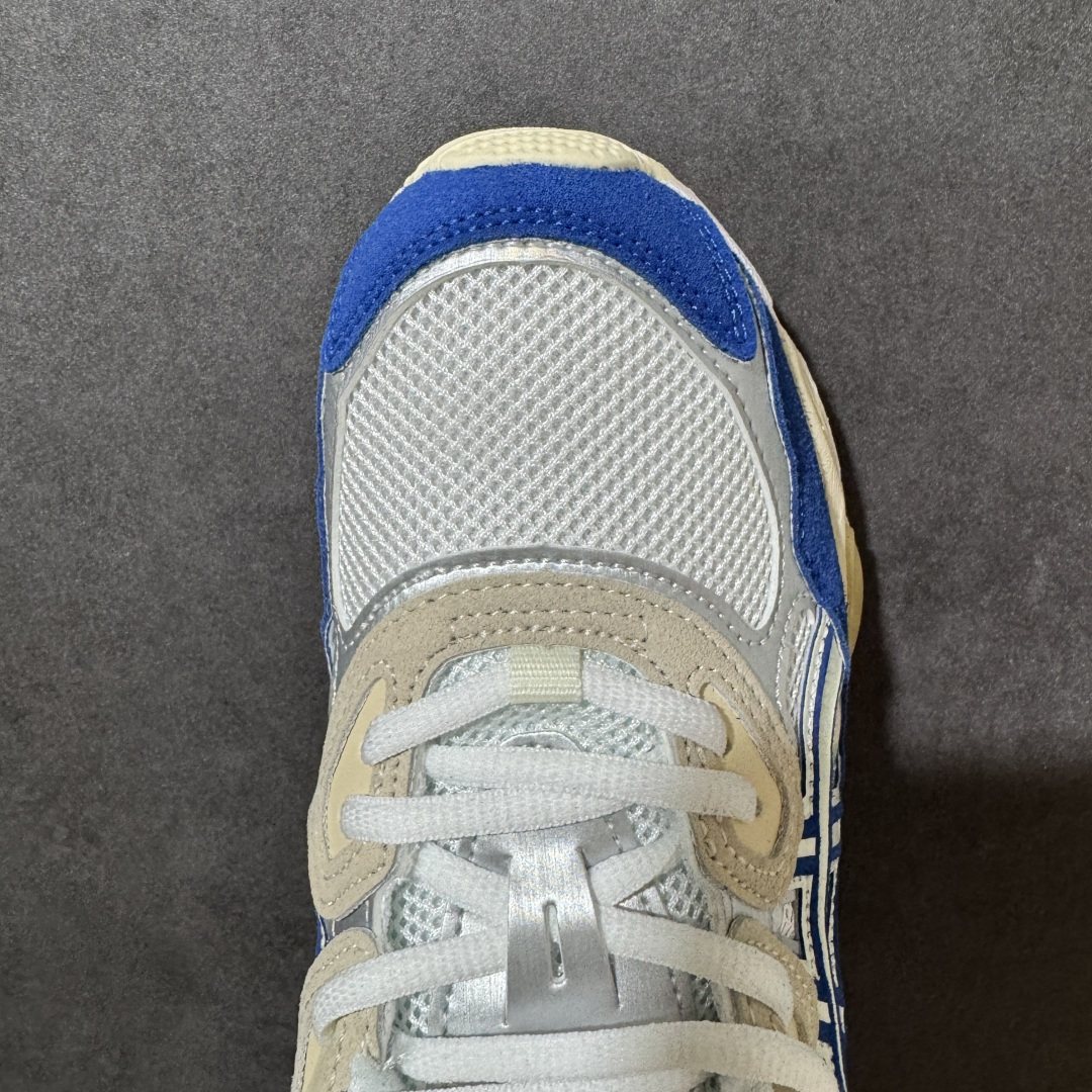图片[5]-【公司级】Asics Gel-NYC 亚瑟士运动休闲透气专业跑鞋 鞋面采用反绒皮与网布拼接 透气舒适兼具休闲时尚 结合简明的配色 展现品牌的传承及引领复古流行的主题 虎爪造型的LOGO #鞋身稳定包裹系统 支撑鞋身 经典宽大鞋型配备防偏移设计提升包裹性 穿着舒适鞋面透气孔设计 提供透气性！ 货号：1203A383-116 尺码：36 37 37.5 38 39 39.5 40 40.5 41.5 42 42.5 43.5 44 45-选品中心