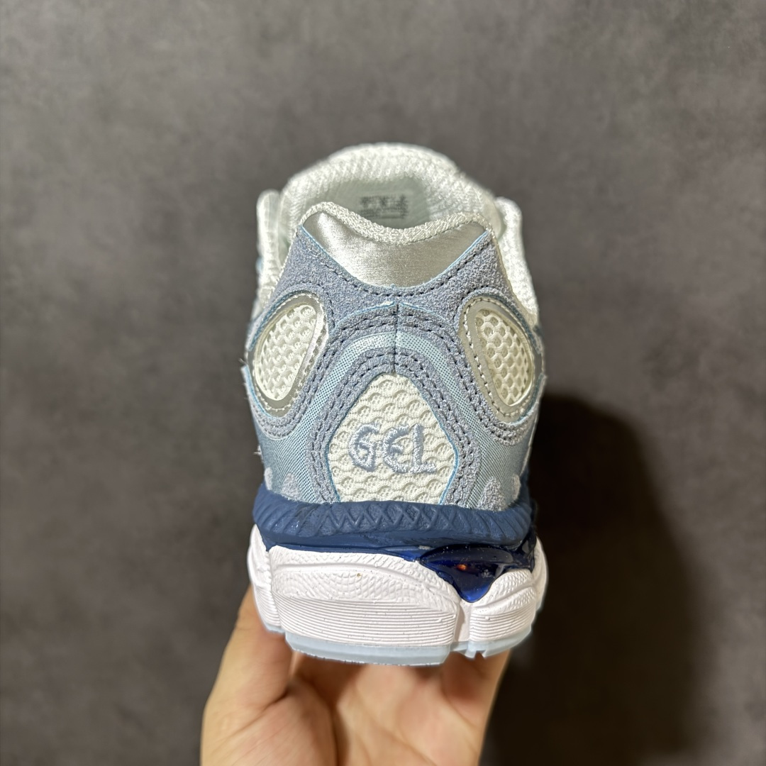图片[4]-【公司级】Asics Gel-NYC 亚瑟士运动休闲透气专业跑鞋 鞋面采用反绒皮与网布拼接 透气舒适兼具休闲时尚 结合简明的配色 展现品牌的传承及引领复古流行的主题 虎爪造型的LOGO #鞋身稳定包裹系统 支撑鞋身 经典宽大鞋型配备防偏移设计提升包裹性 穿着舒适鞋面透气孔设计 提供透气性！ 货号：1203A975-100 尺码：36 37 37.5 38 39 39.5 40 40.5 41.5 42 42.5 43.5 44 45-选品中心