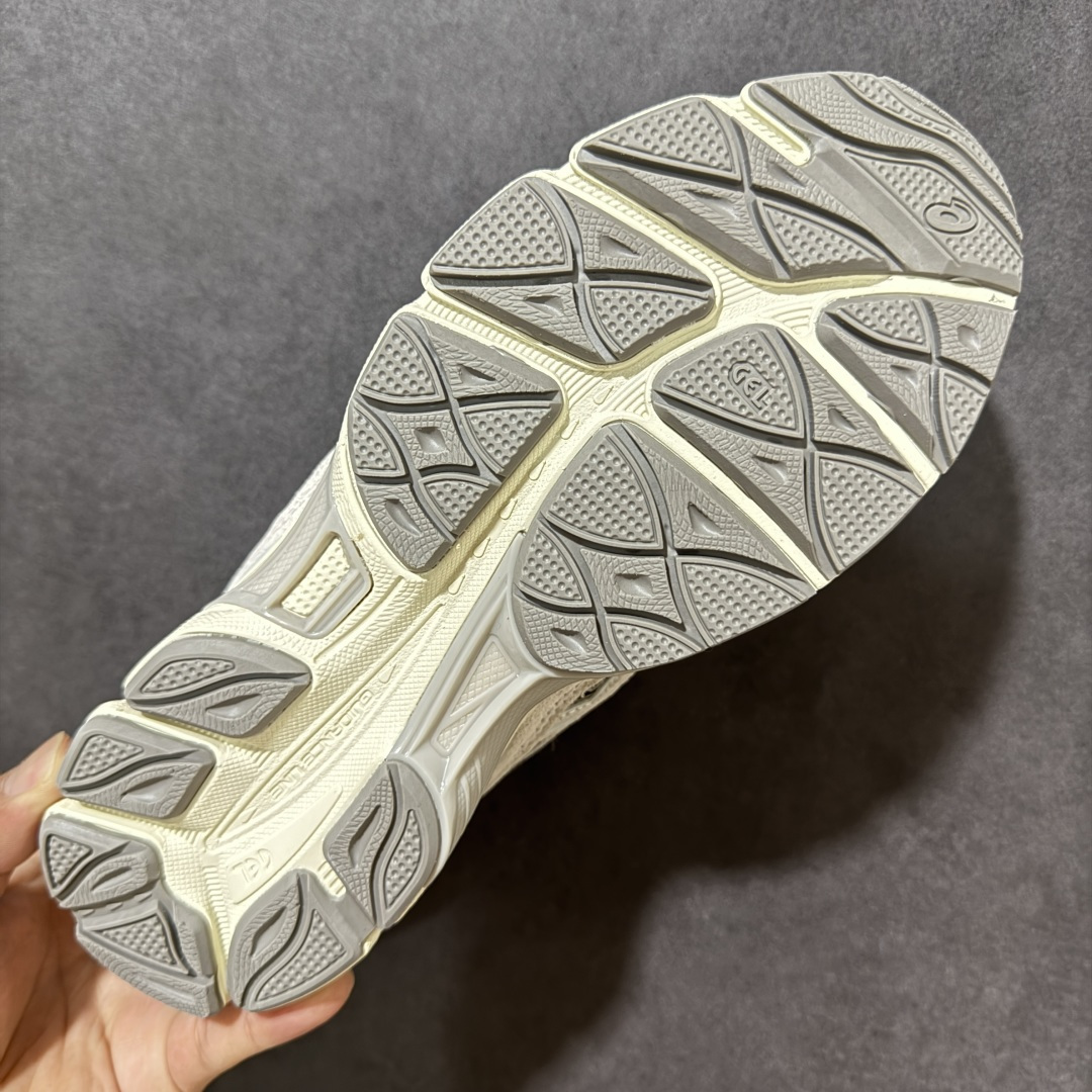 图片[9]-【公司级】Asics Gel-NYC 亚瑟士运动休闲透气专业跑鞋 鞋面采用反绒皮与网布拼接 透气舒适兼具休闲时尚 结合简明的配色 展现品牌的传承及引领复古流行的主题 虎爪造型的LOGO #鞋身稳定包裹系统 支撑鞋身 经典宽大鞋型配备防偏移设计提升包裹性 穿着舒适鞋面透气孔设计 提供透气性！ 货号：1203A372-020 尺码：36 37 37.5 38 39 39.5 40 40.5 41.5 42 42.5 43.5 44 45-选品中心