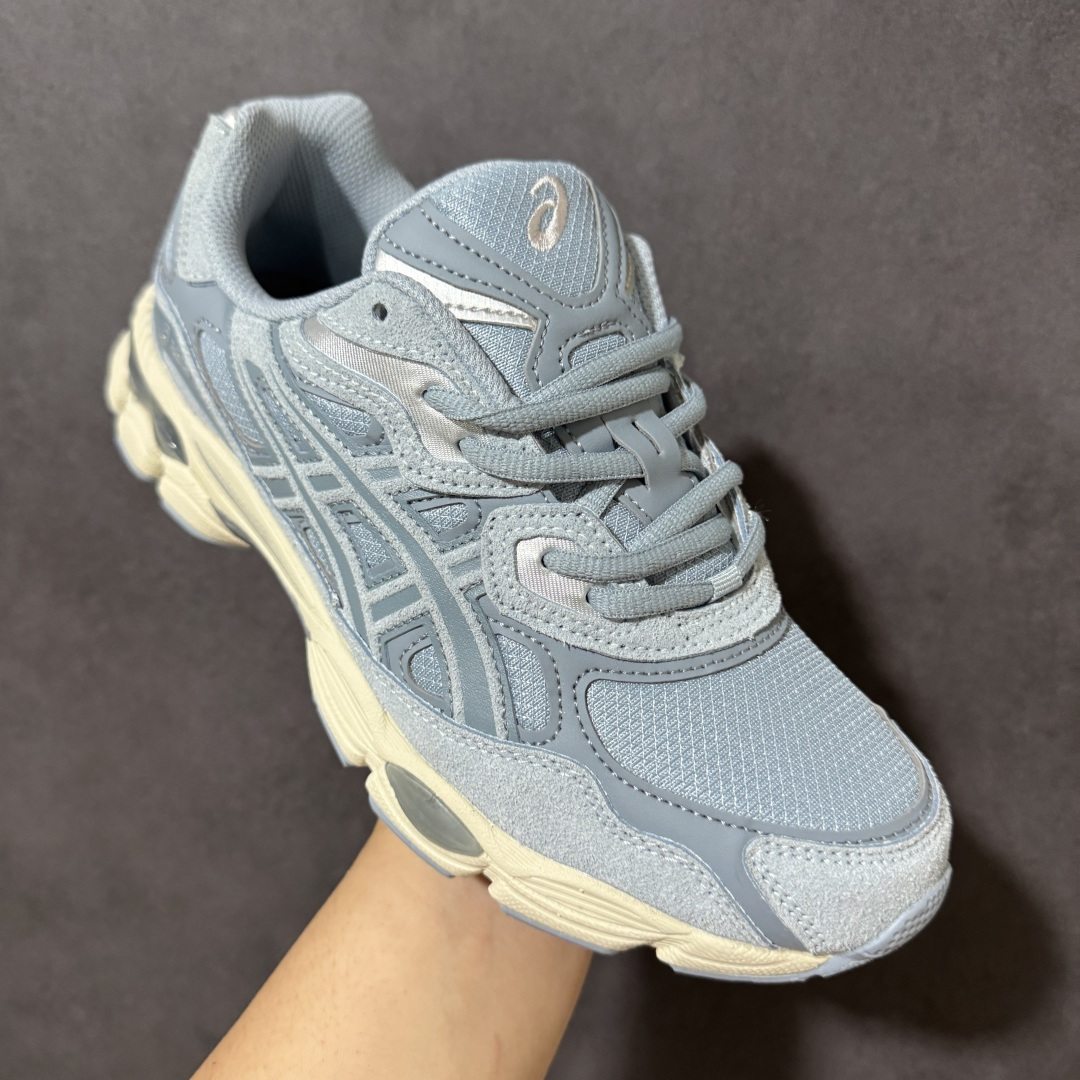 图片[3]-【公司级】Asics Gel-NYC 亚瑟士运动休闲透气专业跑鞋 鞋面采用反绒皮与网布拼接 透气舒适兼具休闲时尚 结合简明的配色 展现品牌的传承及引领复古流行的主题 虎爪造型的LOGO #鞋身稳定包裹系统 支撑鞋身 经典宽大鞋型配备防偏移设计提升包裹性 穿着舒适鞋面透气孔设计 提供透气性！ 货号：1203A379-400 尺码：36 37 37.5 38 39 39.5 40 40.5 41.5 42 42.5 43.5 44 45-选品中心