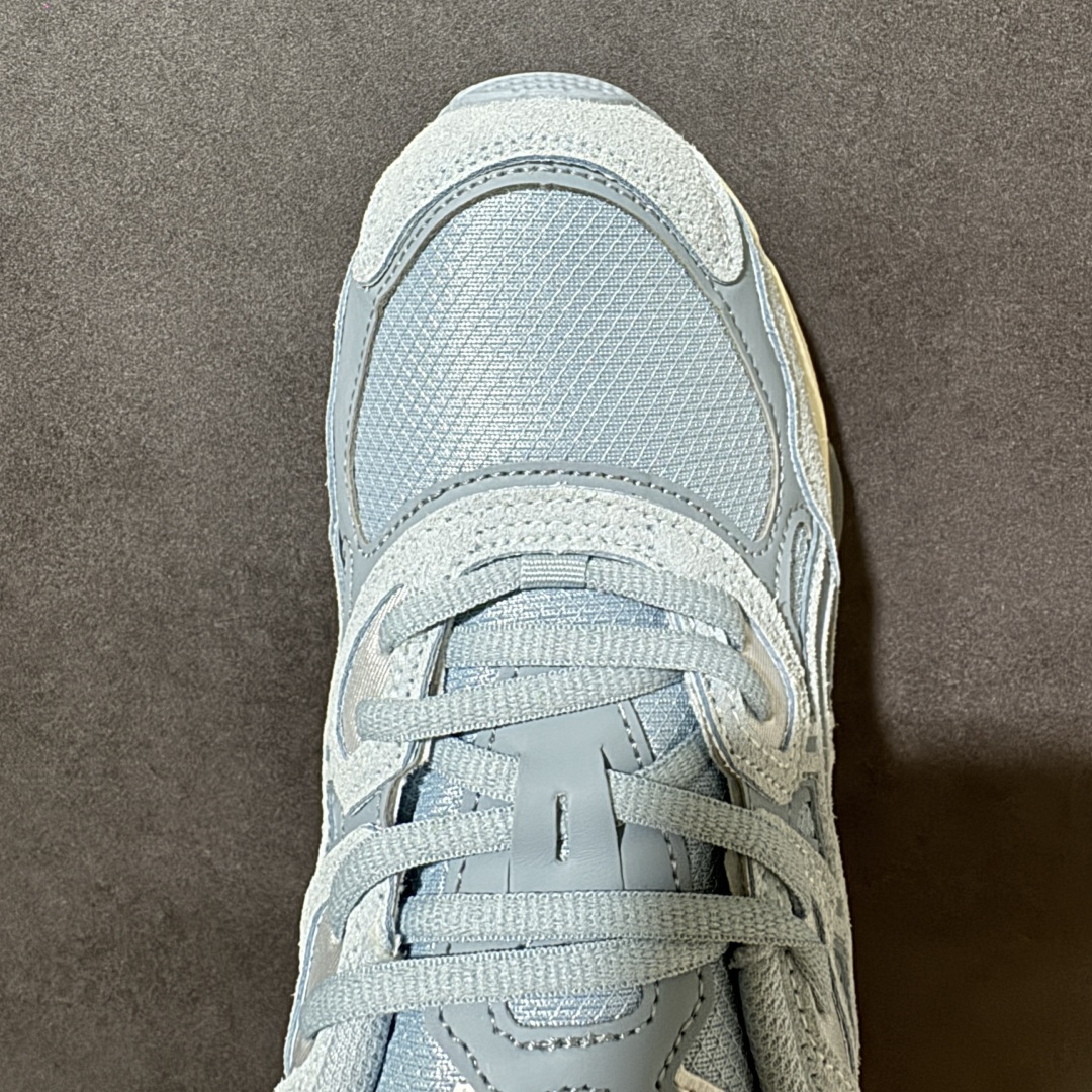 图片[5]-【公司级】Asics Gel-NYC 亚瑟士运动休闲透气专业跑鞋 鞋面采用反绒皮与网布拼接 透气舒适兼具休闲时尚 结合简明的配色 展现品牌的传承及引领复古流行的主题 虎爪造型的LOGO #鞋身稳定包裹系统 支撑鞋身 经典宽大鞋型配备防偏移设计提升包裹性 穿着舒适鞋面透气孔设计 提供透气性！ 货号：1203A379-400 尺码：36 37 37.5 38 39 39.5 40 40.5 41.5 42 42.5 43.5 44 45-选品中心