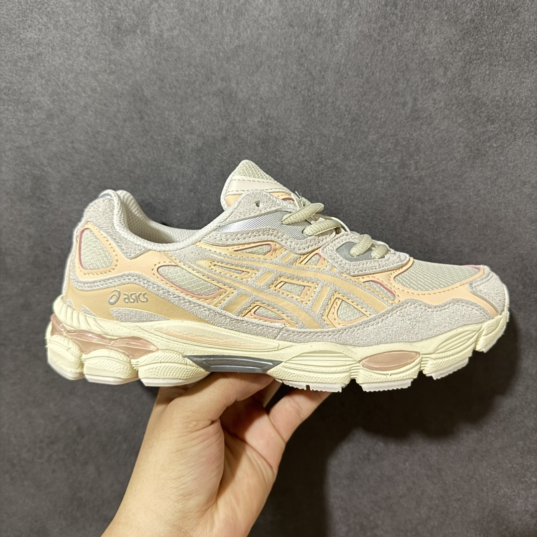 【公司级】Asics Gel-NYC 亚瑟士运动休闲透气专业跑鞋 鞋面采用反绒皮与网布拼接 透气舒适兼具休闲时尚 结合简明的配色 展现品牌的传承及引领复古流行的主题 虎爪造型的LOGO #鞋身稳定包裹系统 支撑鞋身 经典宽大鞋型配备防偏移设计提升包裹性 穿着舒适鞋面透气孔设计 提供透气性！ 货号：1203A739-250 尺码：36 37 37.5 38 39 39.5 40-选品中心
