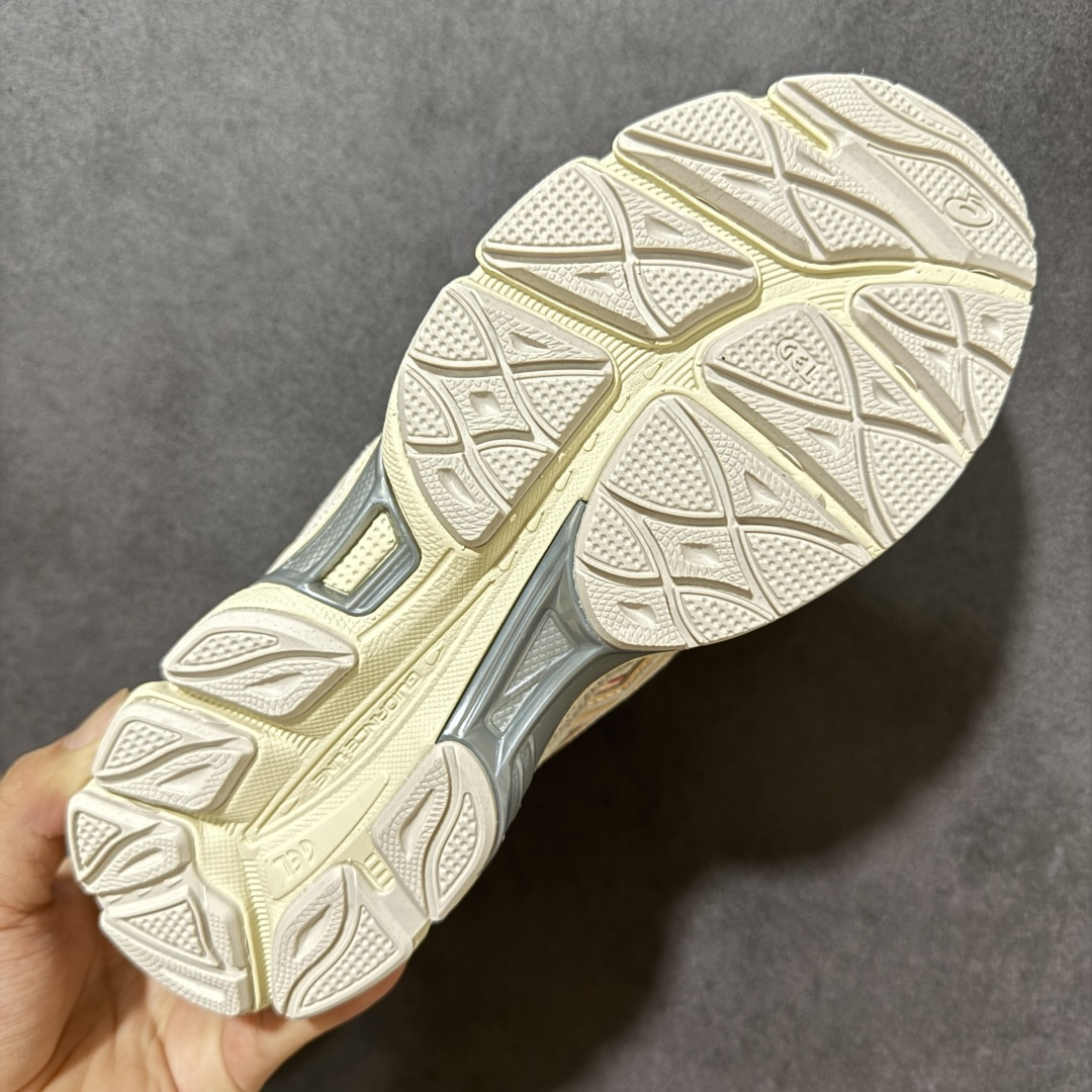 图片[9]-【公司级】Asics Gel-NYC 亚瑟士运动休闲透气专业跑鞋 鞋面采用反绒皮与网布拼接 透气舒适兼具休闲时尚 结合简明的配色 展现品牌的传承及引领复古流行的主题 虎爪造型的LOGO #鞋身稳定包裹系统 支撑鞋身 经典宽大鞋型配备防偏移设计提升包裹性 穿着舒适鞋面透气孔设计 提供透气性！ 货号：1203A739-250 尺码：36 37 37.5 38 39 39.5 40-选品中心