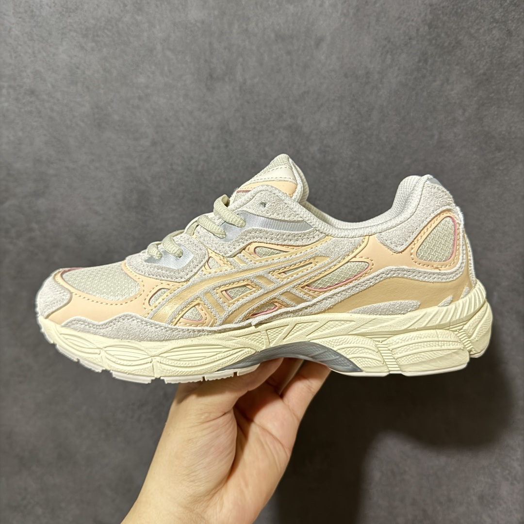 图片[2]-【公司级】Asics Gel-NYC 亚瑟士运动休闲透气专业跑鞋 鞋面采用反绒皮与网布拼接 透气舒适兼具休闲时尚 结合简明的配色 展现品牌的传承及引领复古流行的主题 虎爪造型的LOGO #鞋身稳定包裹系统 支撑鞋身 经典宽大鞋型配备防偏移设计提升包裹性 穿着舒适鞋面透气孔设计 提供透气性！ 货号：1203A739-250 尺码：36 37 37.5 38 39 39.5 40-选品中心