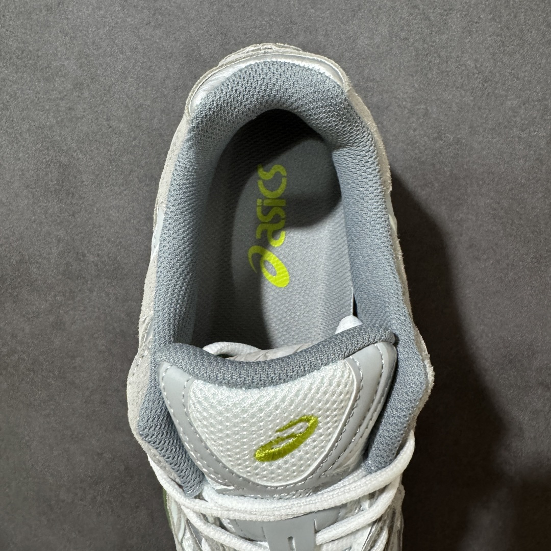 图片[6]-【公司级】Asics Gel-NYC 亚瑟士运动休闲透气专业跑鞋 鞋面采用反绒皮与网布拼接 透气舒适兼具休闲时尚 结合简明的配色 展现品牌的传承及引领复古流行的主题 虎爪造型的LOGO #鞋身稳定包裹系统 支撑鞋身 经典宽大鞋型配备防偏移设计提升包裹性 穿着舒适鞋面透气孔设计 提供透气性！ 货号：1203A383-109 尺码：40 40.5 41.5 42 42.5 43.5 44 45-选品中心