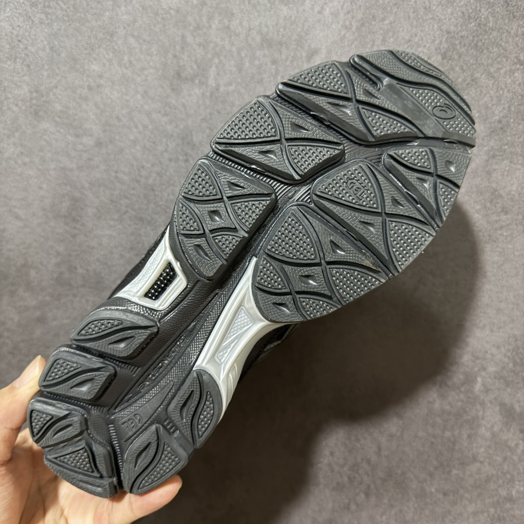 图片[9]-【公司级】Asics Gel-NYC 亚瑟士运动休闲透气专业跑鞋 鞋面采用反绒皮与网布拼接 透气舒适兼具休闲时尚 结合简明的配色 展现品牌的传承及引领复古流行的主题 虎爪造型的LOGO #鞋身稳定包裹系统 支撑鞋身 经典宽大鞋型配备防偏移设计提升包裹性 穿着舒适鞋面透气孔设计 提供透气性！ 货号：1203A280-003 尺码：40 40.5 41.5 42 42.5 43.5 44 45-选品中心