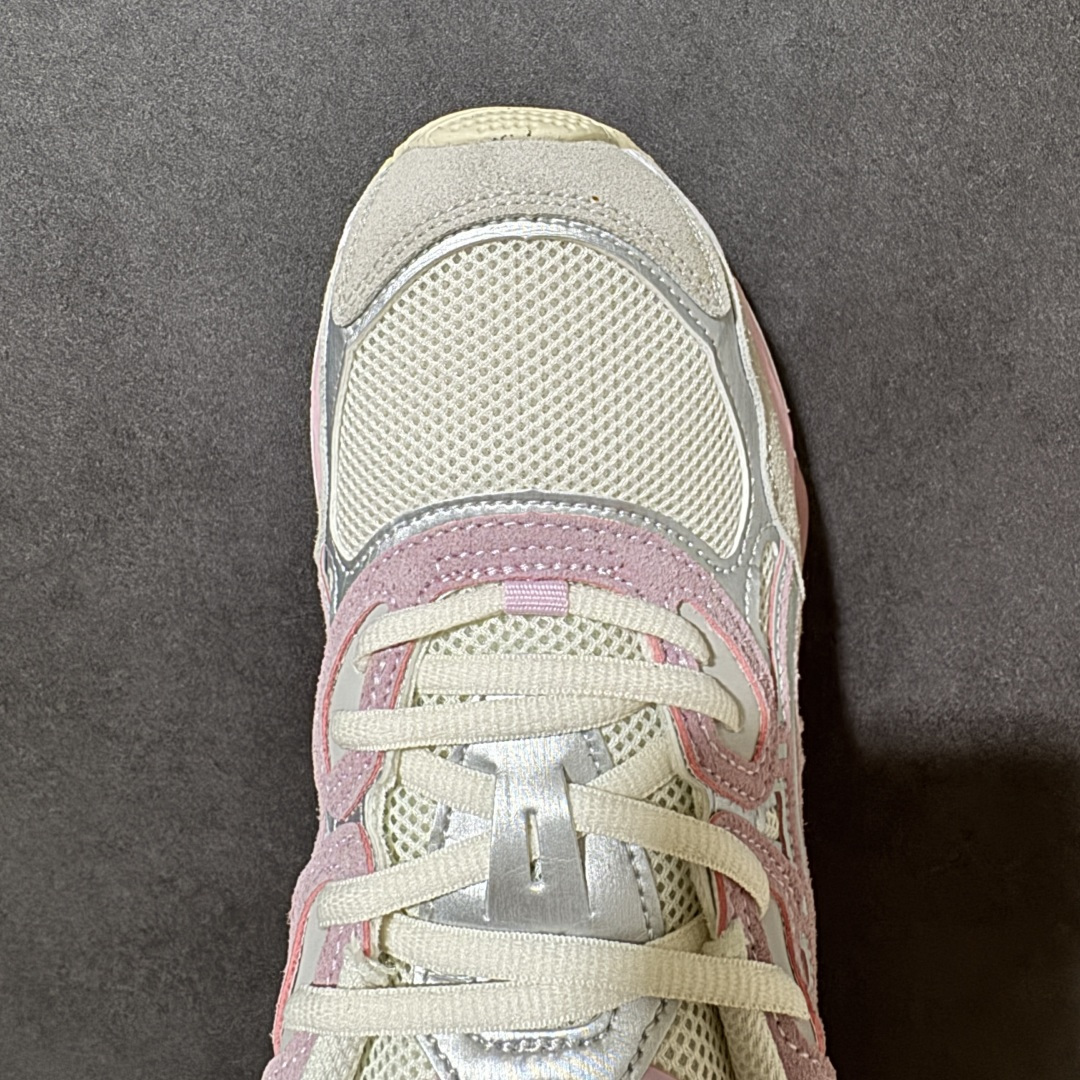 图片[5]-【公司级】Asics Gel-NYC 亚瑟士运动休闲透气专业跑鞋 鞋面采用反绒皮与网布拼接 透气舒适兼具休闲时尚 结合简明的配色 展现品牌的传承及引领复古流行的主题 虎爪造型的LOGO #鞋身稳定包裹系统 支撑鞋身 经典宽大鞋型配备防偏移设计提升包裹性 穿着舒适鞋面透气孔设计 提供透气性！ 货号：1203A383-028 尺码：36 37 37.5 38 39 39.5 40 40.5 41.5 42 42.5 43.5 44 45-选品中心