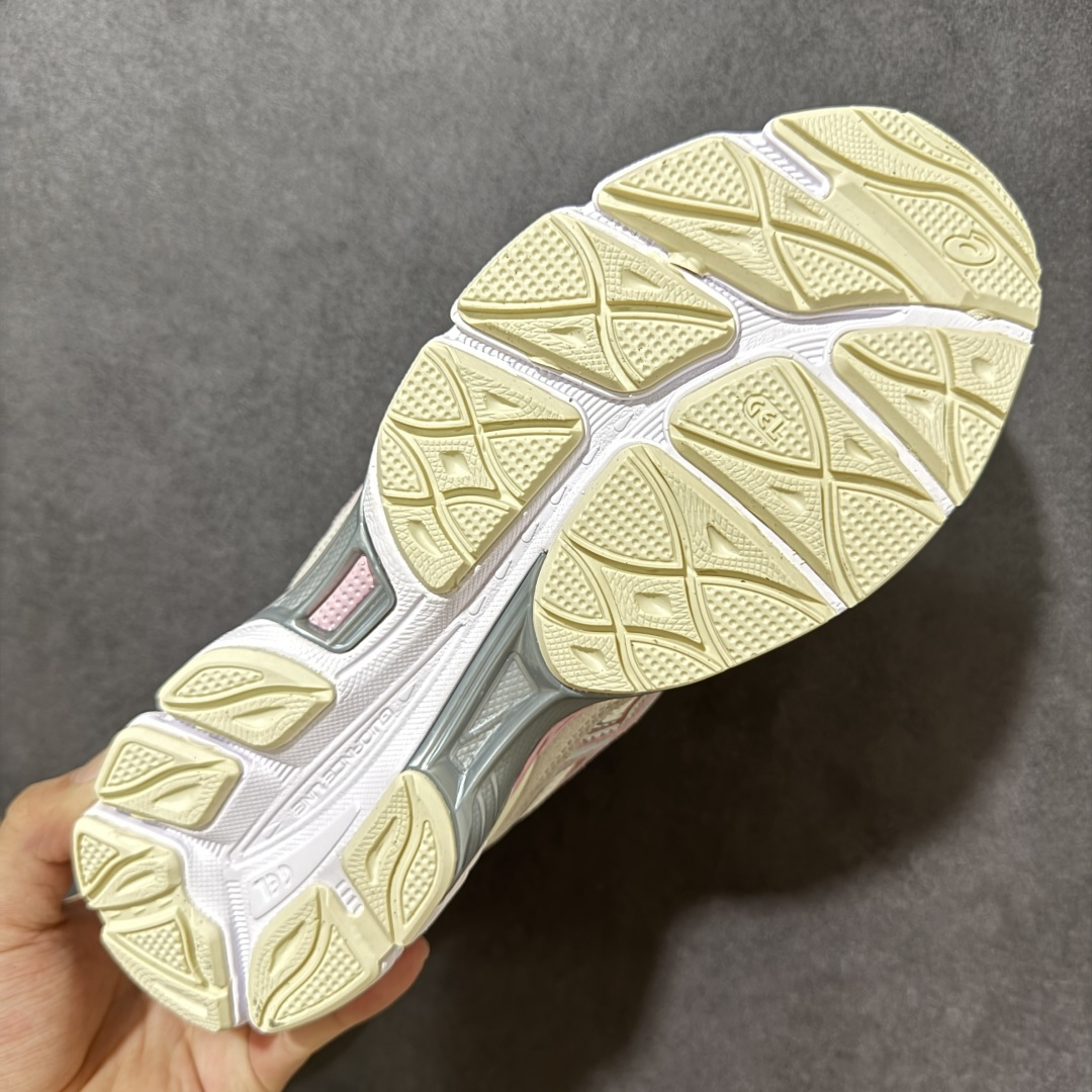 图片[9]-【公司级】Asics Gel-NYC 亚瑟士运动休闲透气专业跑鞋 鞋面采用反绒皮与网布拼接 透气舒适兼具休闲时尚 结合简明的配色 展现品牌的传承及引领复古流行的主题 虎爪造型的LOGO #鞋身稳定包裹系统 支撑鞋身 经典宽大鞋型配备防偏移设计提升包裹性 穿着舒适鞋面透气孔设计 提供透气性！ 货号：1203A383-028 尺码：36 37 37.5 38 39 39.5 40 40.5 41.5 42 42.5 43.5 44 45-选品中心