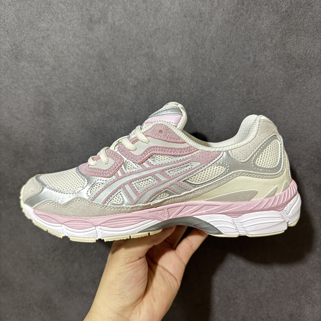 图片[2]-【公司级】Asics Gel-NYC 亚瑟士运动休闲透气专业跑鞋 鞋面采用反绒皮与网布拼接 透气舒适兼具休闲时尚 结合简明的配色 展现品牌的传承及引领复古流行的主题 虎爪造型的LOGO #鞋身稳定包裹系统 支撑鞋身 经典宽大鞋型配备防偏移设计提升包裹性 穿着舒适鞋面透气孔设计 提供透气性！ 货号：1203A383-028 尺码：36 37 37.5 38 39 39.5 40 40.5 41.5 42 42.5 43.5 44 45-选品中心