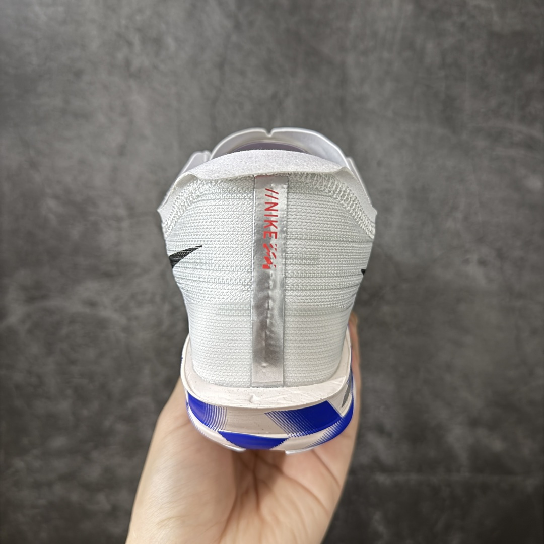图片[4]-【碳科技纯原】耐克Nike ZoomX Streakfly 2 疾驰者2代系列低帮竞速轻质缓震透气休闲运动跑步鞋“ 市场顶级版本 跑鞋第一梯队 专业跑鞋‼️ 原标原盒 全掌真碳版 真Zoom X气垫 超薄针织鞋面 柔软缓震，nike Streakfly 2是一款专为短距离竞速设计的高性能跑鞋。日常穿着也是非常舒适，单只42码仅重126克，比前代减轻40克，接近田径钉鞋的轻盈感，适合追求速度的跑者。搭载全掌Flyplate碳纤维板，提供强劲推进力，配合ZoomX泡棉中底，能量回馈出色，滚动感顺滑。外底采用轻薄橡胶材质，抓地力出色，湿滑路面也能稳定发挥。工程精制网眼鞋面，透气性极佳，贴合脚部轮廓，减少闷热感。ZoomX泡棉中底兼顾缓震与回弹，适合短距离快速奔跑。Nike Streakfly 2是为追求速度的精英跑者或短距离竞速爱好者设计的高性能跑鞋，其轻盈、响应迅速的特点使其成为短距离比赛和训练的理想选择 货号： IO8268-100 尺码： 36 36.5 37.5 38 38.5 39 40 40.5 41 42 42.5 43 44 45 46-选品中心
