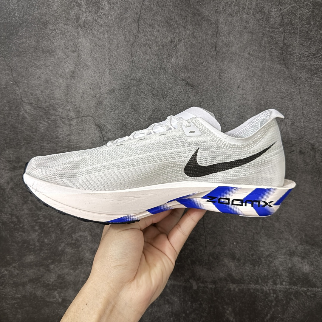 图片[2]-【碳科技纯原】耐克Nike ZoomX Streakfly 2 疾驰者2代系列低帮竞速轻质缓震透气休闲运动跑步鞋“ 市场顶级版本 跑鞋第一梯队 专业跑鞋‼️ 原标原盒 全掌真碳版 真Zoom X气垫 超薄针织鞋面 柔软缓震，nike Streakfly 2是一款专为短距离竞速设计的高性能跑鞋。日常穿着也是非常舒适，单只42码仅重126克，比前代减轻40克，接近田径钉鞋的轻盈感，适合追求速度的跑者。搭载全掌Flyplate碳纤维板，提供强劲推进力，配合ZoomX泡棉中底，能量回馈出色，滚动感顺滑。外底采用轻薄橡胶材质，抓地力出色，湿滑路面也能稳定发挥。工程精制网眼鞋面，透气性极佳，贴合脚部轮廓，减少闷热感。ZoomX泡棉中底兼顾缓震与回弹，适合短距离快速奔跑。Nike Streakfly 2是为追求速度的精英跑者或短距离竞速爱好者设计的高性能跑鞋，其轻盈、响应迅速的特点使其成为短距离比赛和训练的理想选择 货号： IO8268-100 尺码： 36 36.5 37.5 38 38.5 39 40 40.5 41 42 42.5 43 44 45 46-选品中心