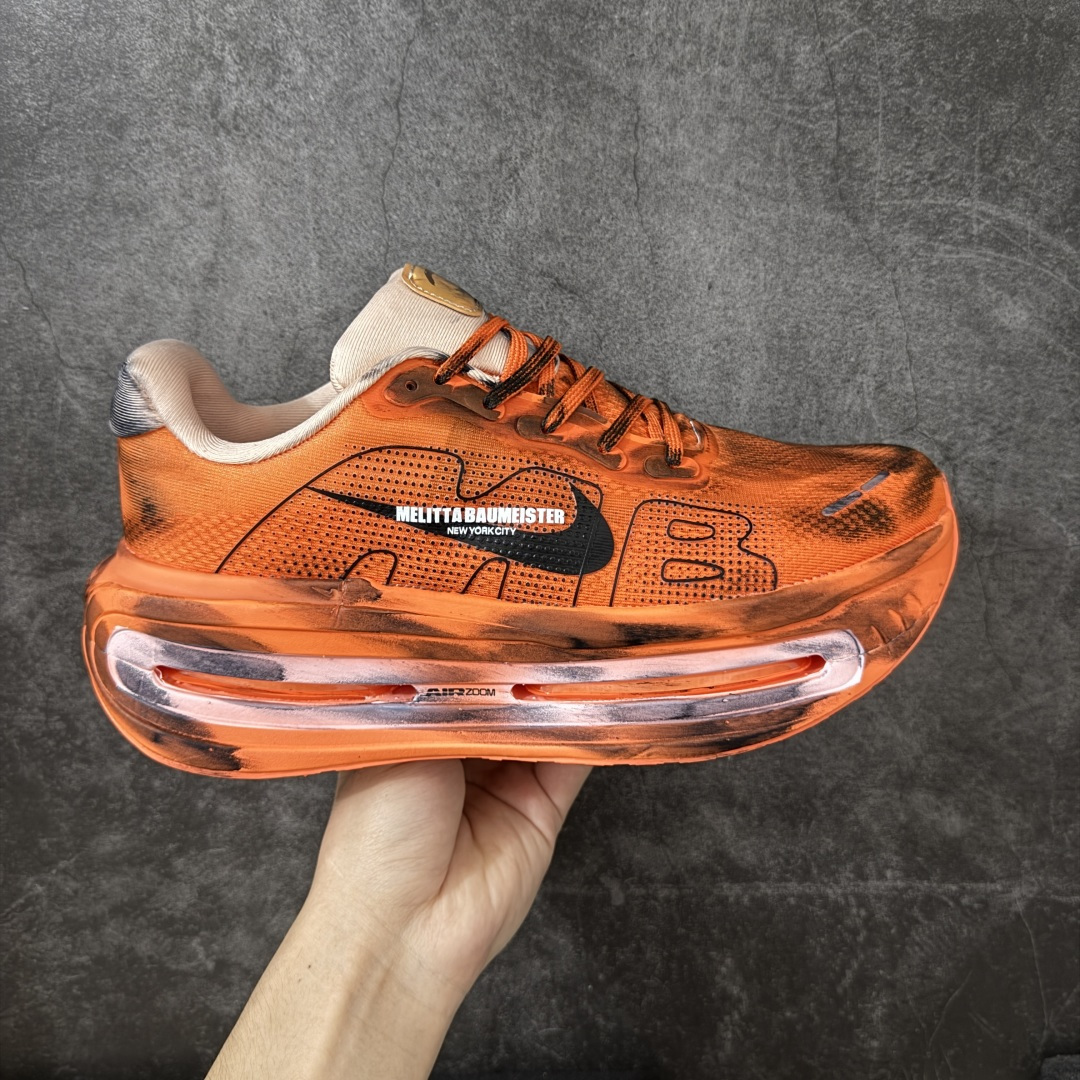 【公司级】Nike VOMERO PREMIUM 耐克 舒适减震防滑 低帮跑步鞋 全掌ReactX泡绵中底 前掌和后跟还配备了Air Zoom气垫单元 据说跑起来更快更舒适哦 这次最大的升级点 首次引入了ReactX泡绵 货号：IQ7166-800 尺码：36 36.5 37.5 38 38.5 39 40 40.5 41 42 42.5 43 44 45 46-选品中心