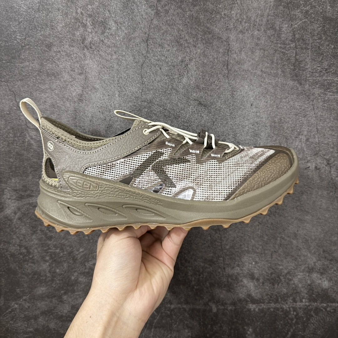 【公司级】KEEN ZIONIC ADV 科恩户外机能凉鞋 2026新款 全地形健行鞋 鞋款结合了溯溪鞋的透气镂空结构和徒步鞋的稳定支撑，是 KEEN 专为轻量户外、日常通勤打造的全能款。鞋面采用耐磨编织网布 + 侧后镂空设计，夏天穿超透气，同时鞋头做了防撞橡胶加固，户外也不怕磕碰。中底搭载轻量 KATALYZE 科技泡沫，回弹和缓震都很出色；外底是带 4mm 多向鞋钉的防滑纹路，湿滑路面也能稳稳抓住，溯溪、徒步都能用。 尺码：36 36.5 37 38 38.5 39 40 40.5 41 42 42.5 43 44 45 46-选品中心